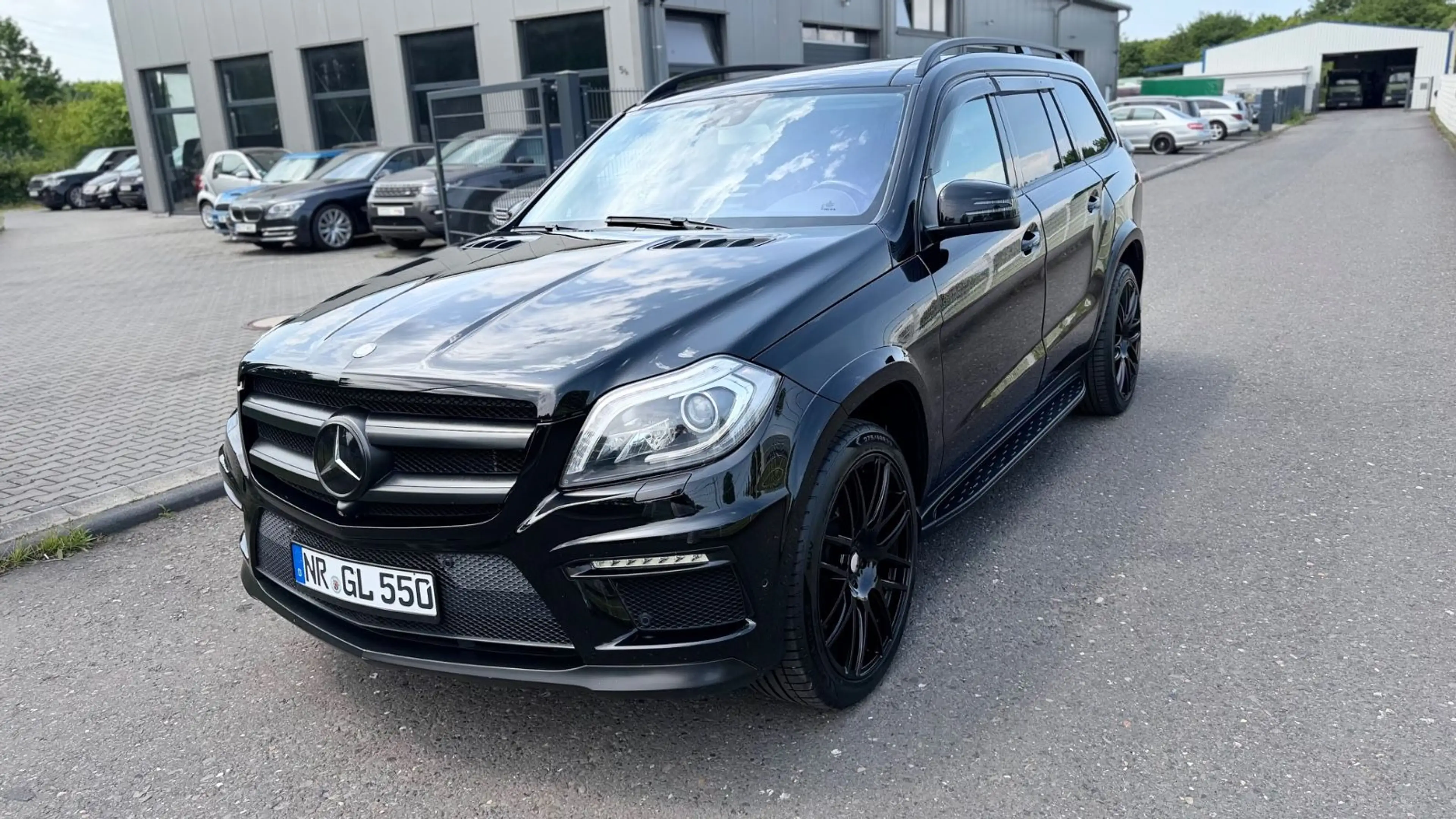 Mercedes-Benz GL 500 GL-500 4Matic Navi+Camera/Panorama/2xDVD/AHK/22Z — photo 13