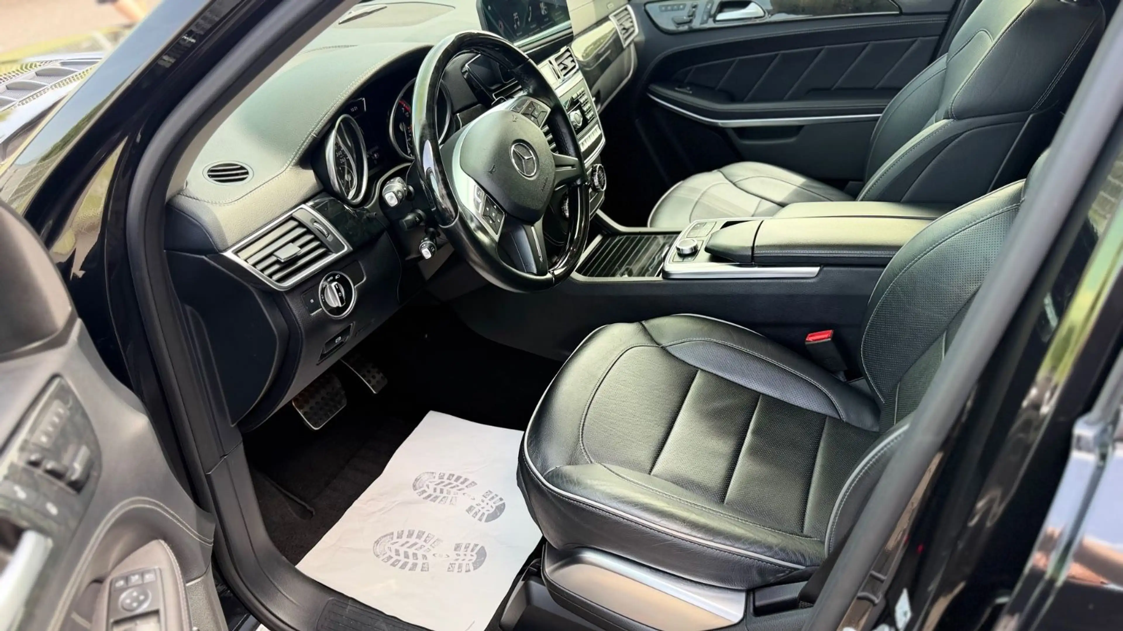 Mercedes-Benz GL 500 GL-500 4Matic Navi+Camera/Panorama/2xDVD/AHK/22Z — photo 7
