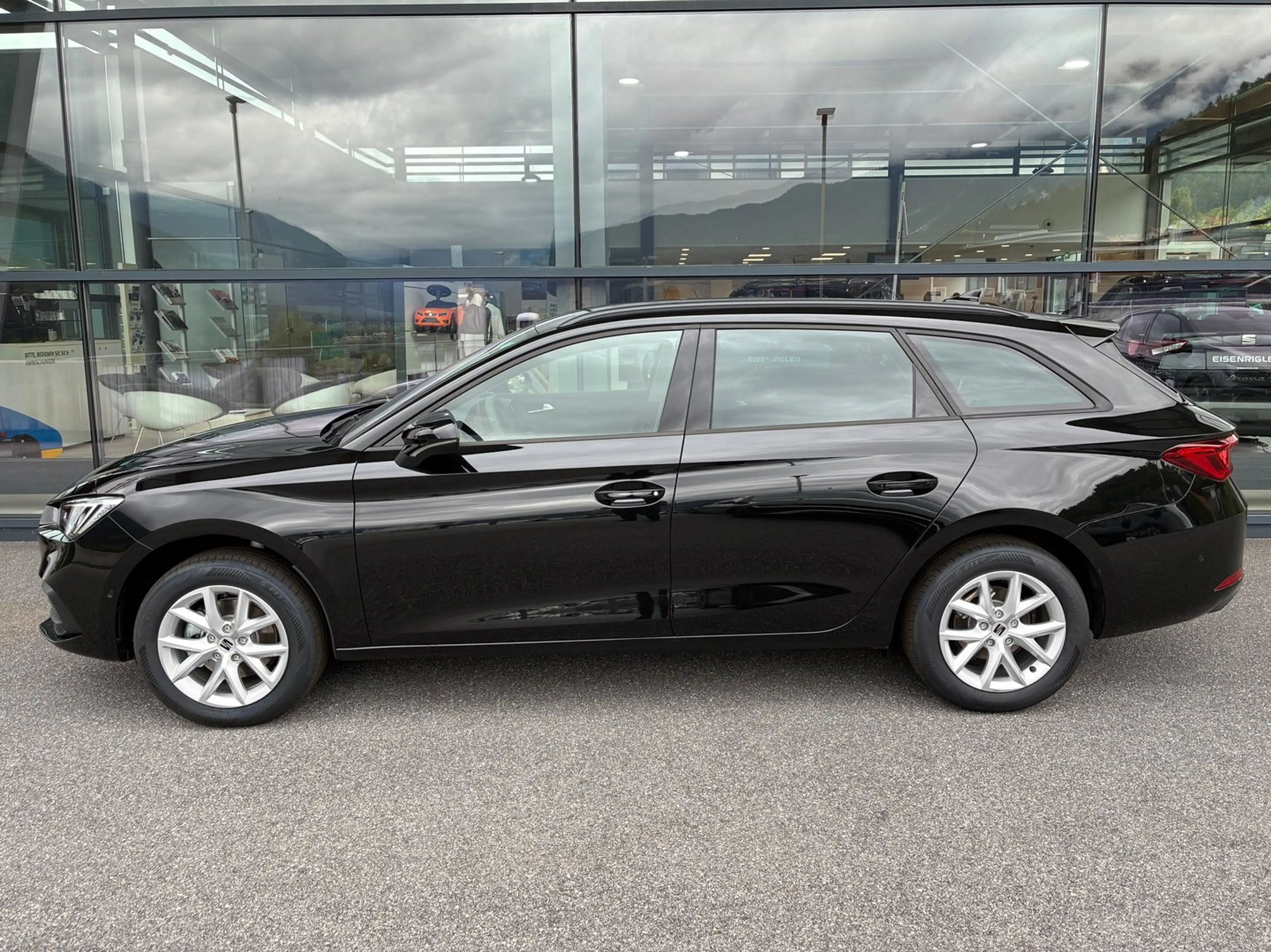 SEAT Leon Style Edition 1.5TSI 115PS — photo 3