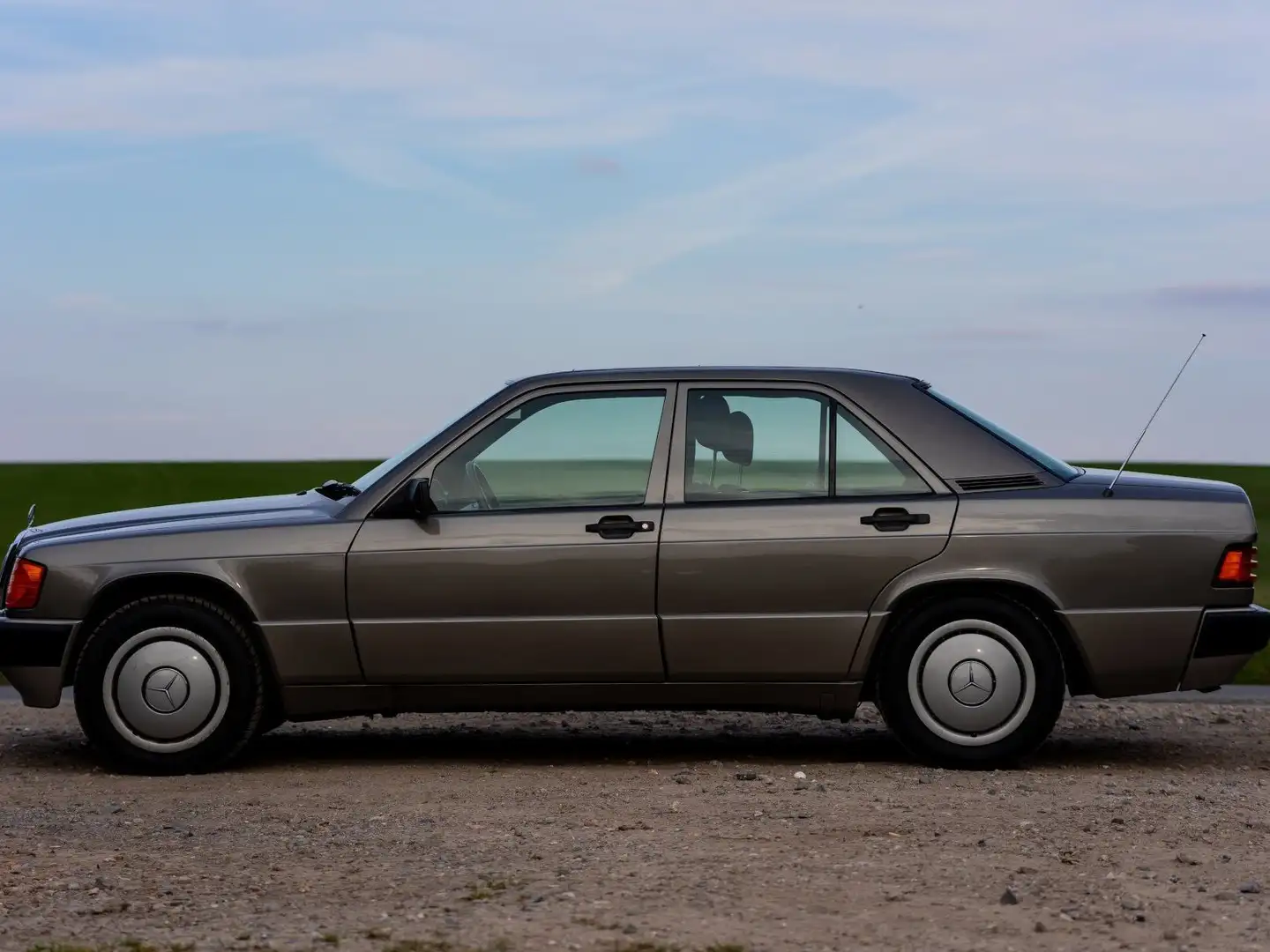 Mercedes-Benz 190 190 E 1.8 Gris - 1