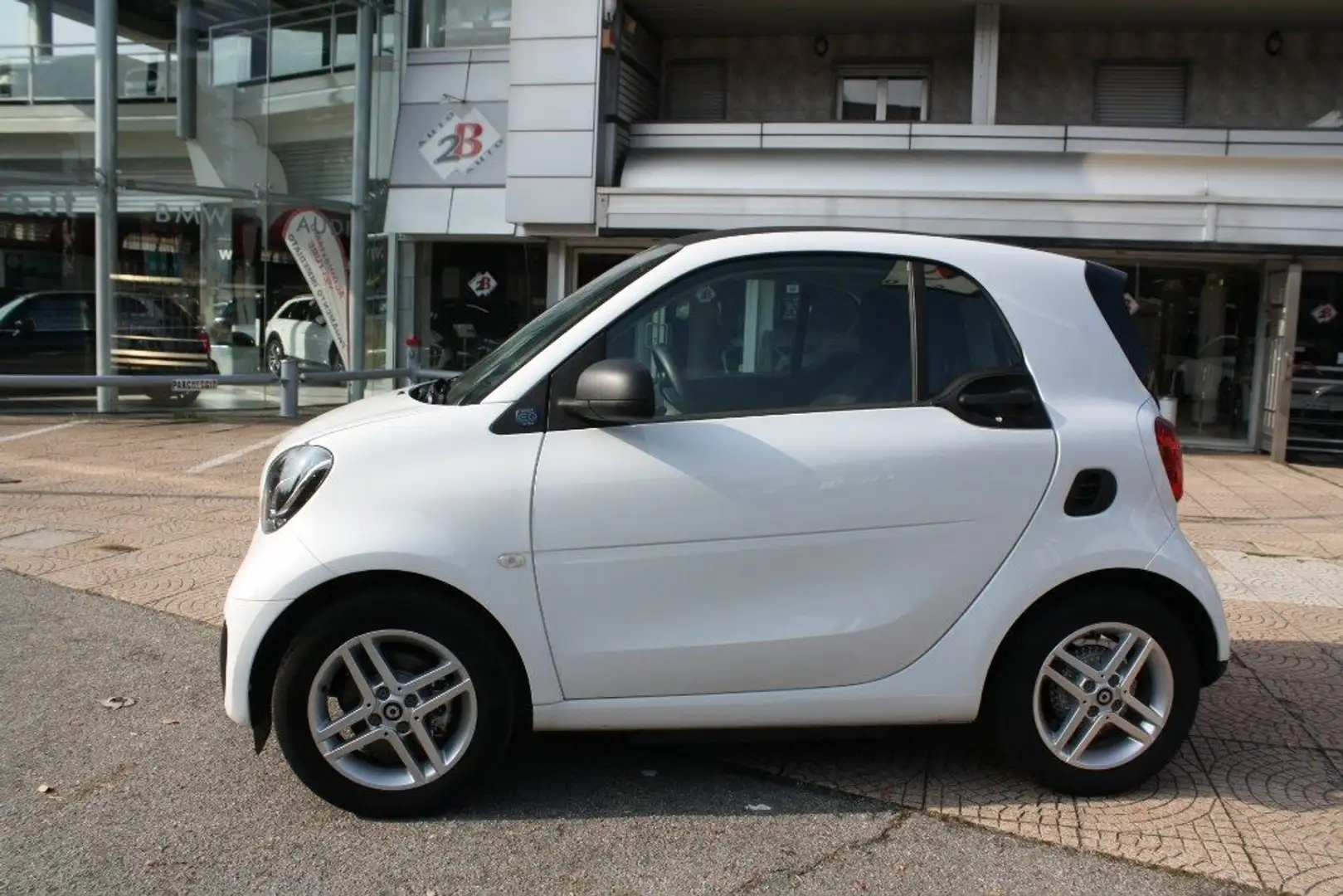 smart forTwo EQ Bluedawn (22kW) Bianco - 2