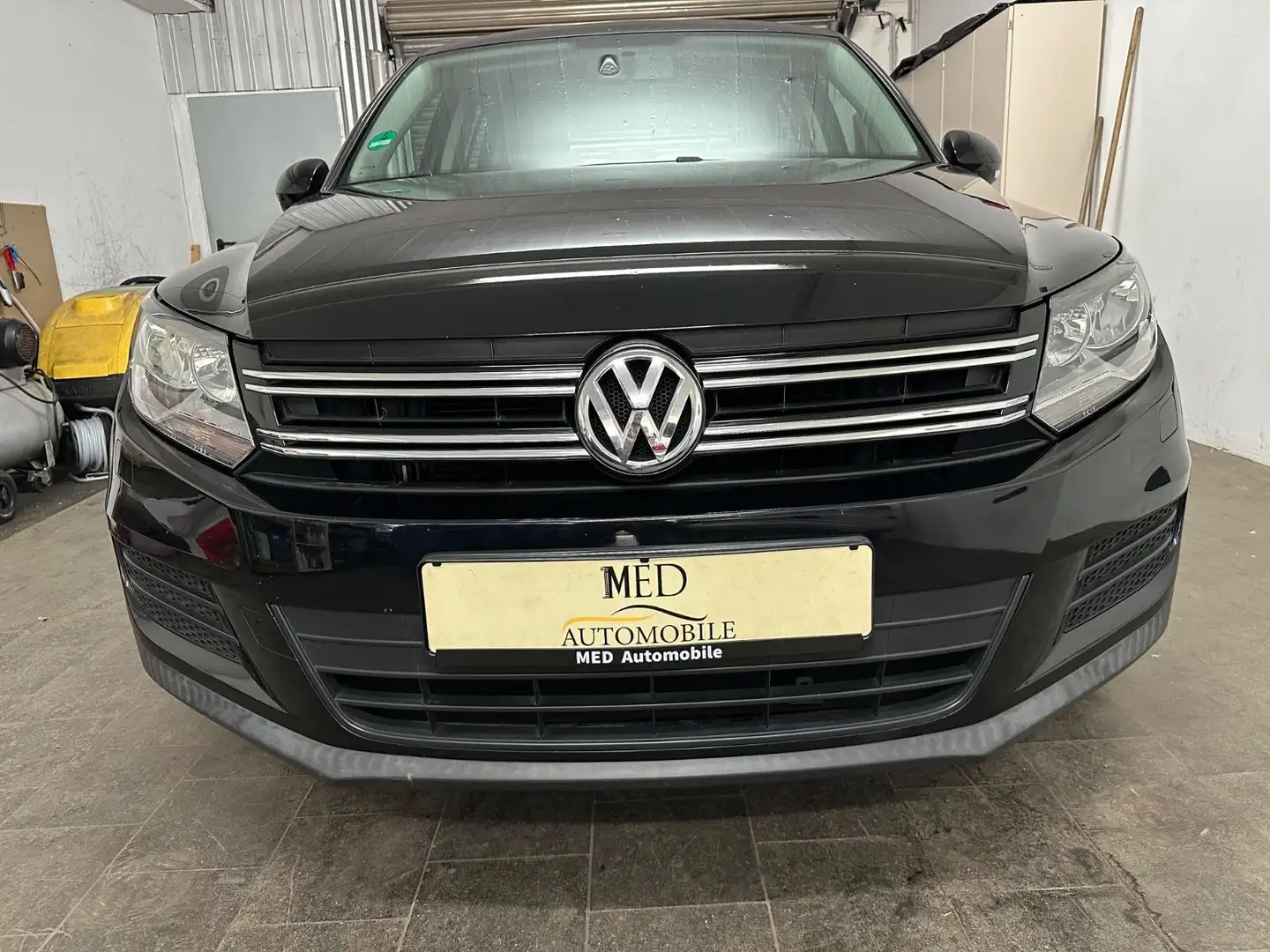 Volkswagen Tiguan Trend & Fun BMT Schwarz - 2