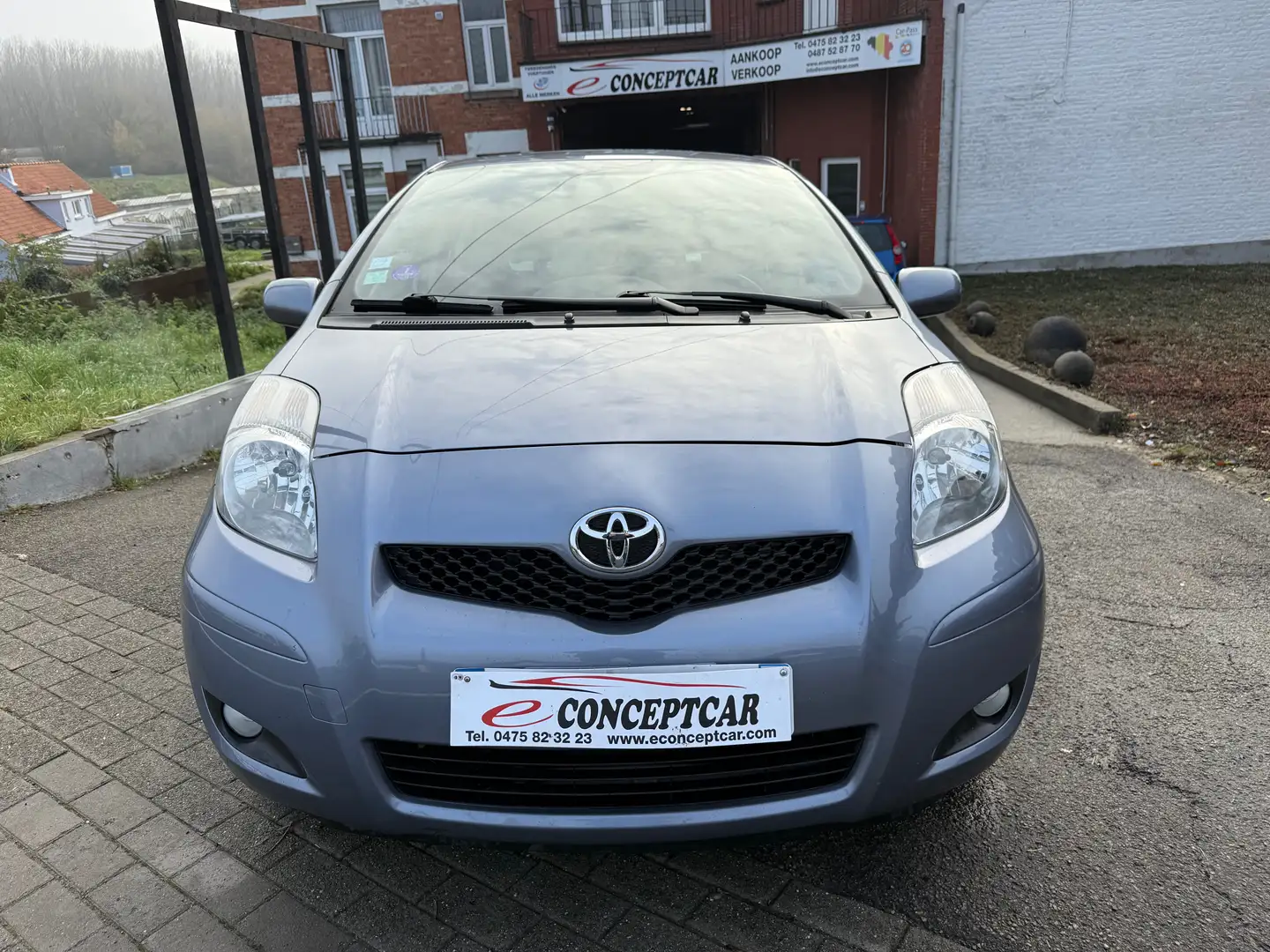 Toyota Yaris 1.3i VVT-i 16v Linea Luna // BOITE AUTOMATIQUE // Bleu - 2