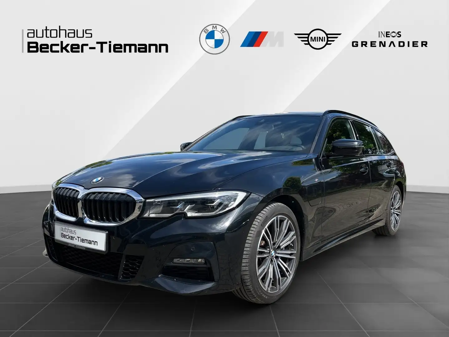 BMW 330 e Touring M Sport HUD AHK Laser DrivAss SHZ PDC Schwarz - 1