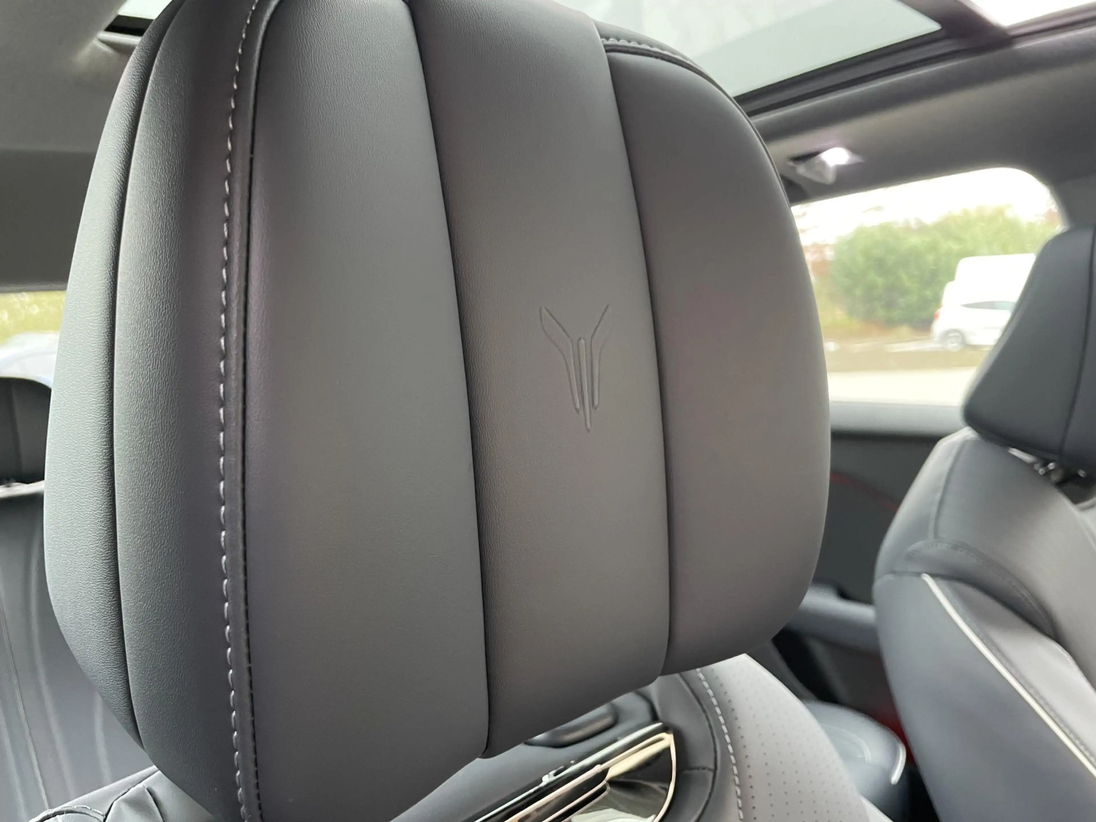 Voyah Courage Business Edition 80 kWh l Stoel verwarming/ventila — photo 9