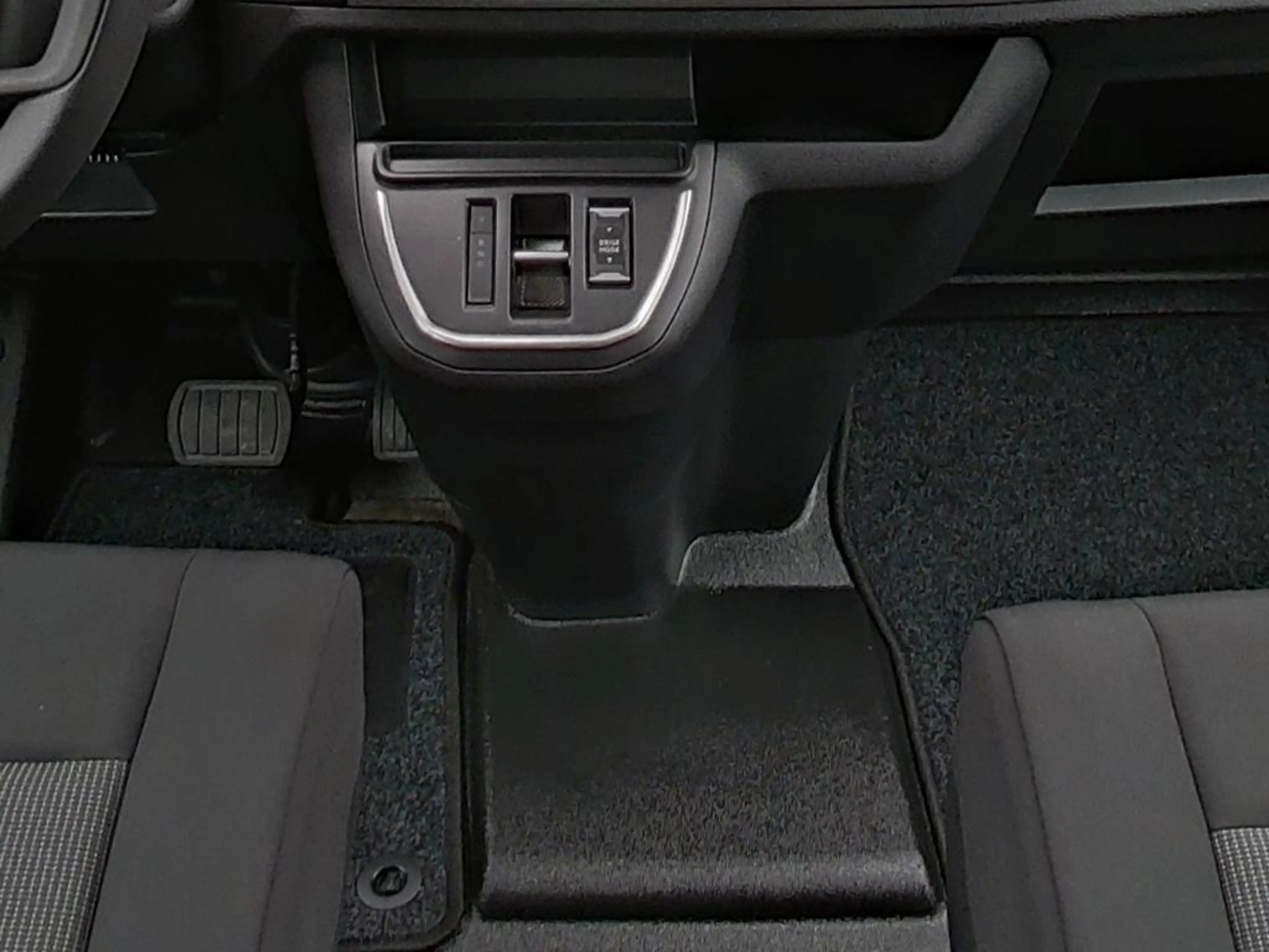 Peugeot Expert Kombi L2 Diesel 180 EAT8 8-Sitzer — photo 14