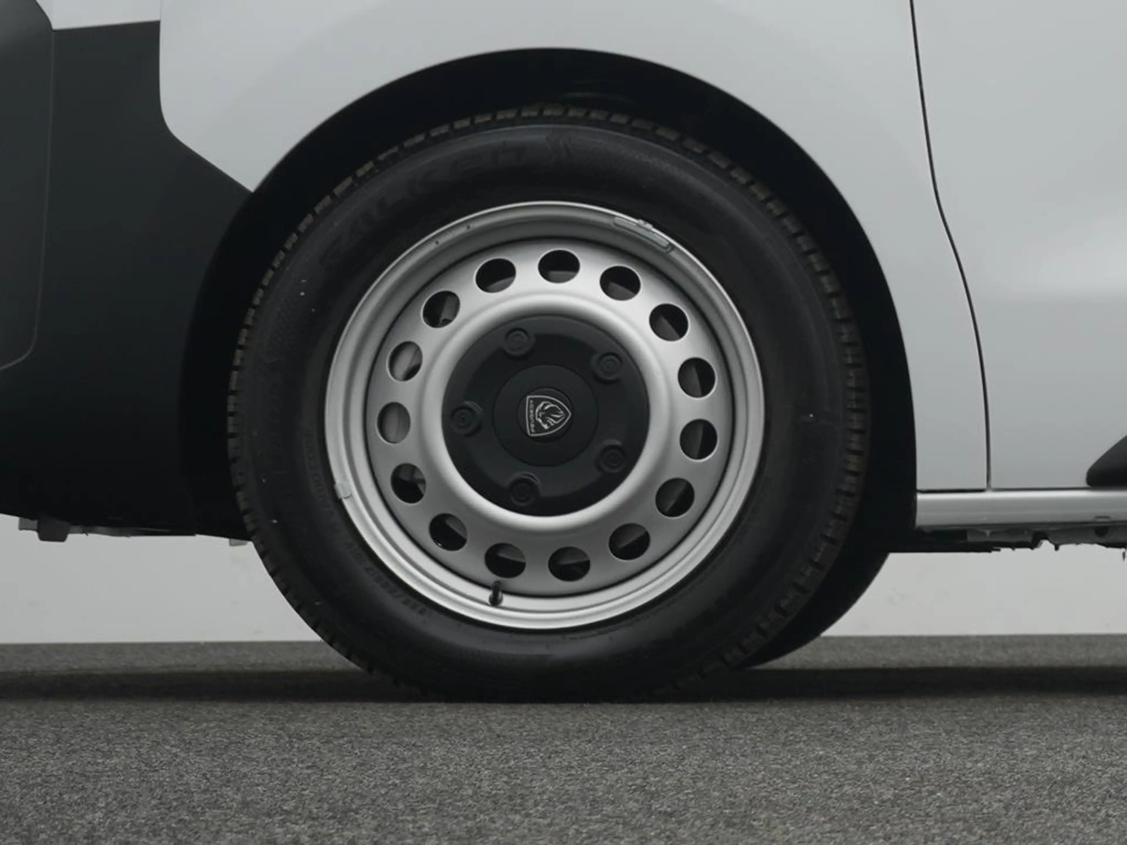 Peugeot Expert Kombi L2 Diesel 180 EAT8 8-Sitzer — photo 10