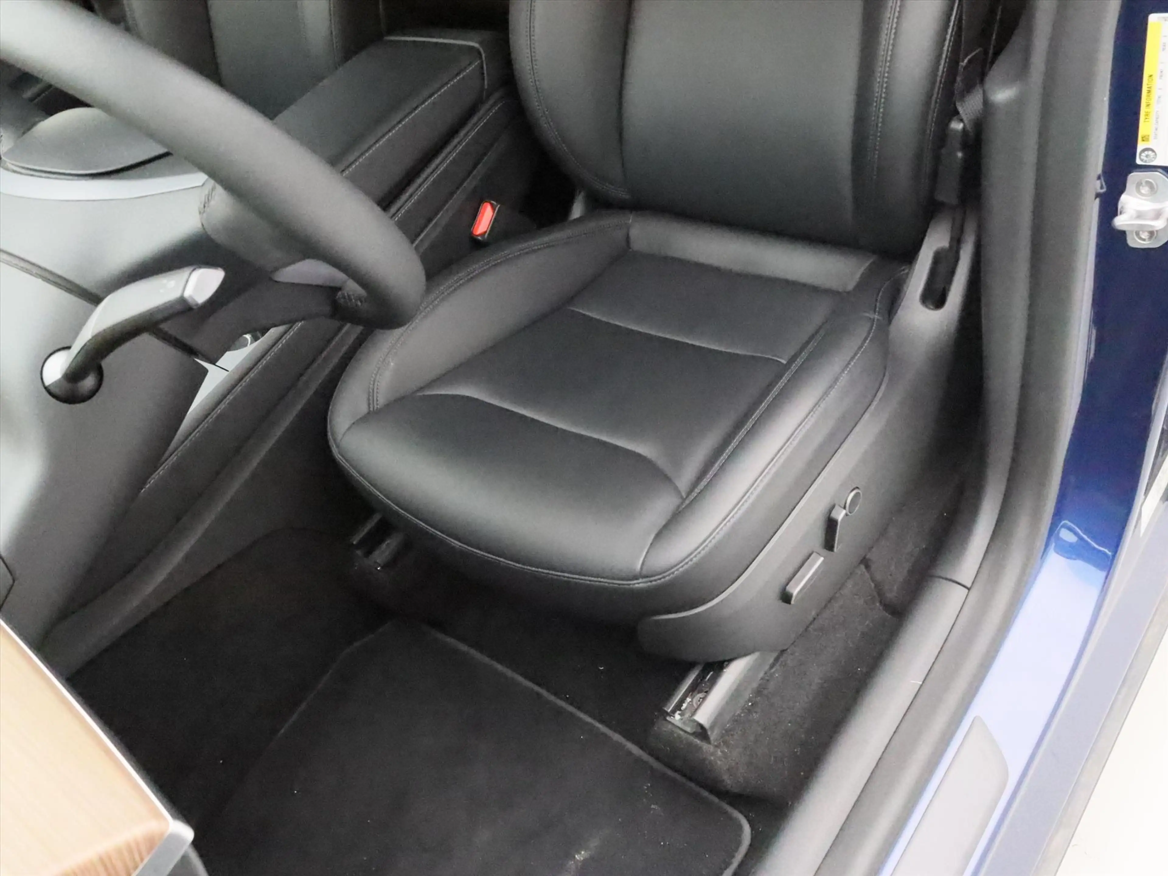 Tesla Model Y Long Range AWD 75kWh 351pk 93.6% SoH [ TREKHAAK+AM — photo 17