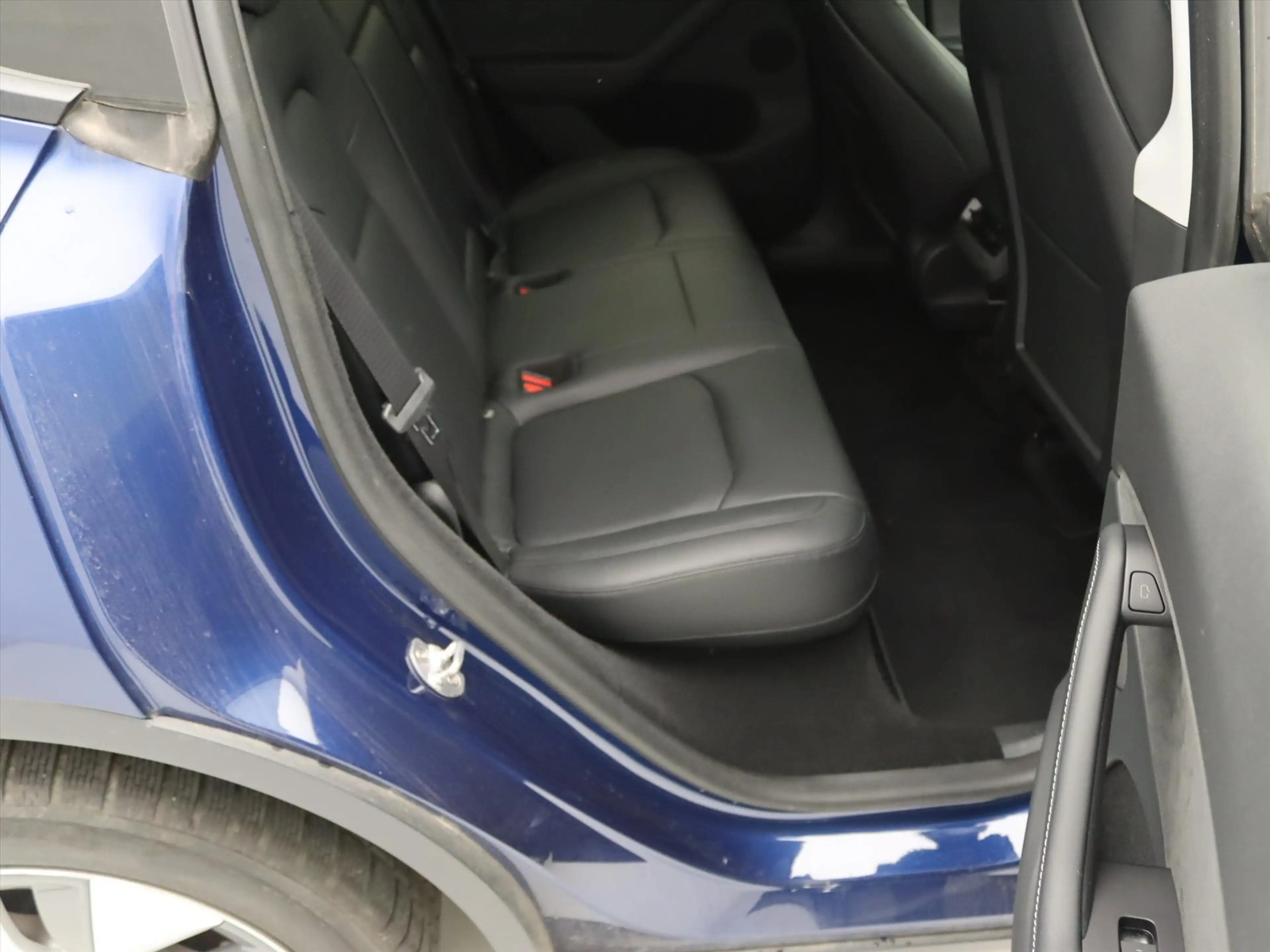 Tesla Model Y Long Range AWD 75kWh 351pk 93.6% SoH [ TREKHAAK+AM — photo 13