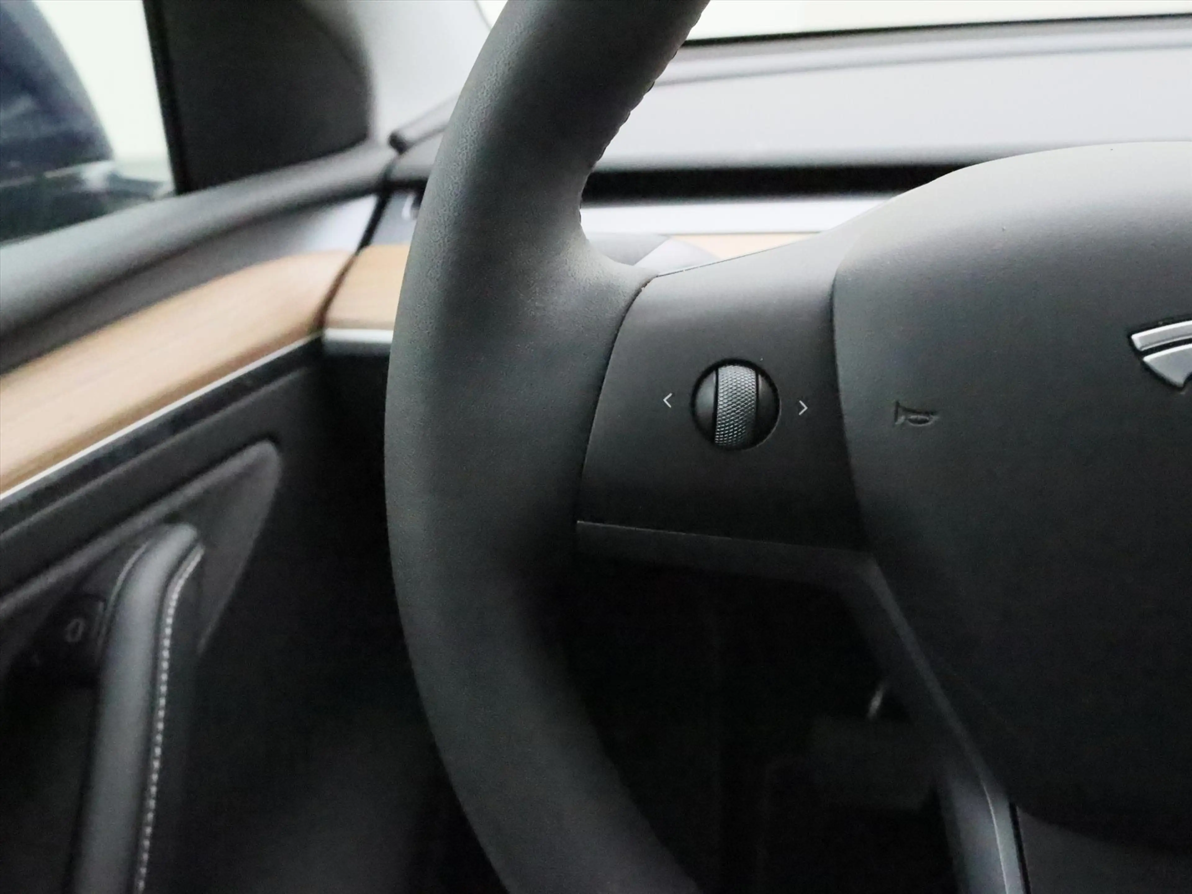 Tesla Model Y Long Range AWD 75kWh 351pk 93.6% SoH [ TREKHAAK+AM — photo 20