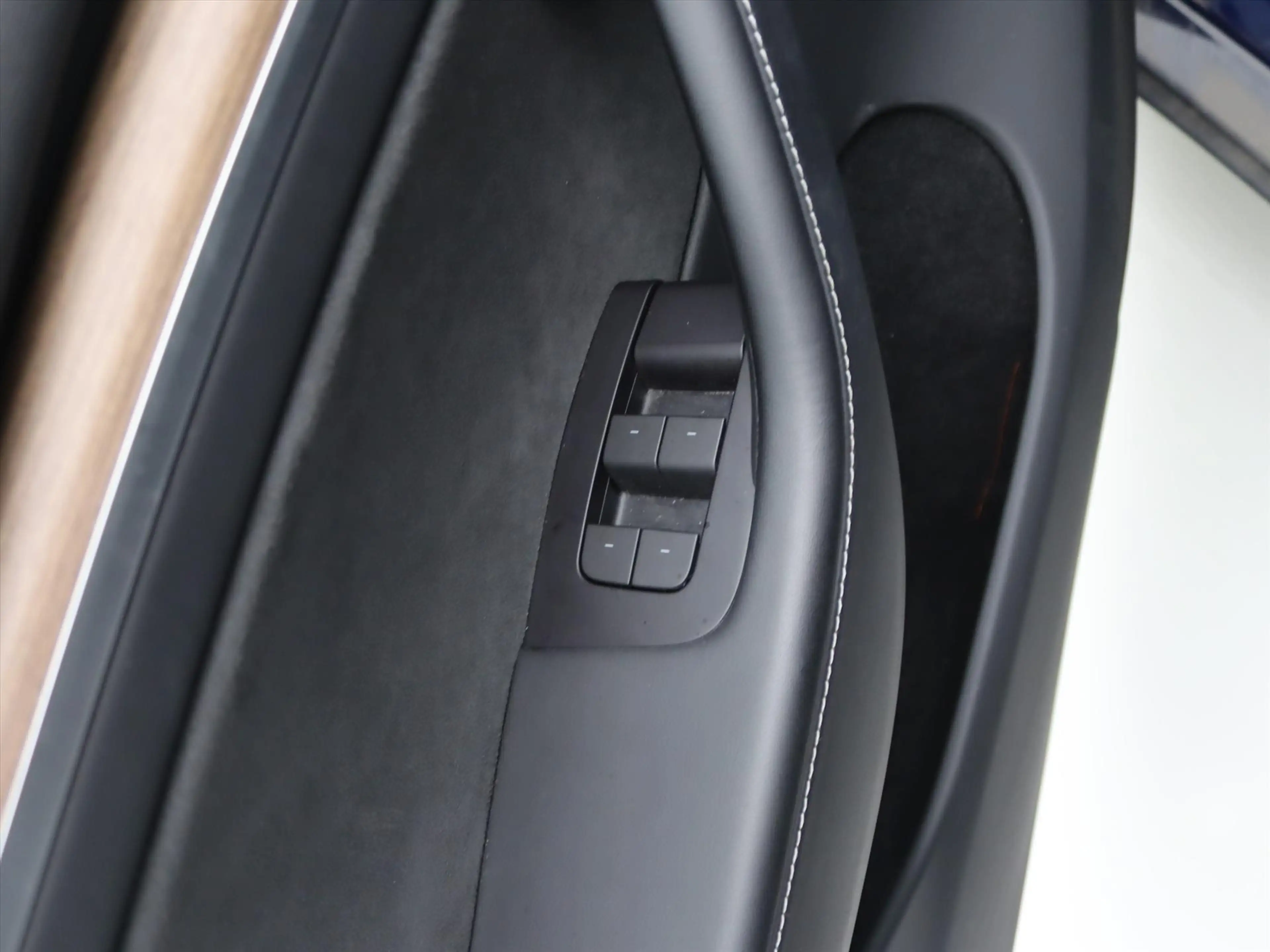 Tesla Model Y Long Range AWD 75kWh 351pk 93.6% SoH [ TREKHAAK+AM — photo 31