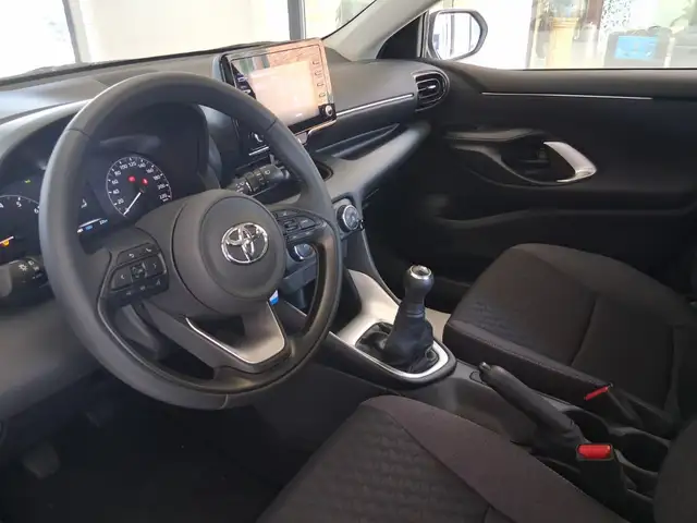 Toyota Yaris view 9
