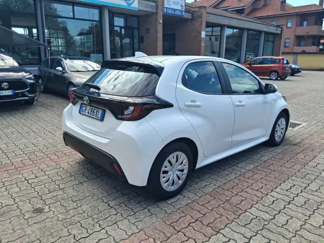Toyota Yaris view 5