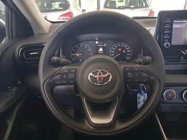Toyota Yaris view 10