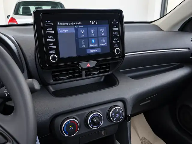 Toyota Yaris view 13