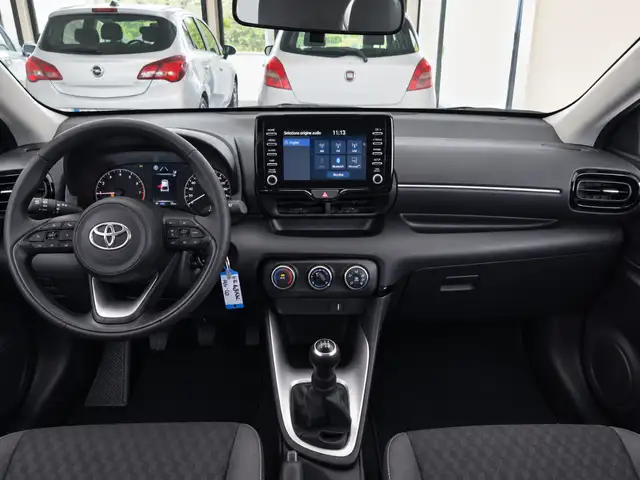 Toyota Yaris view 12