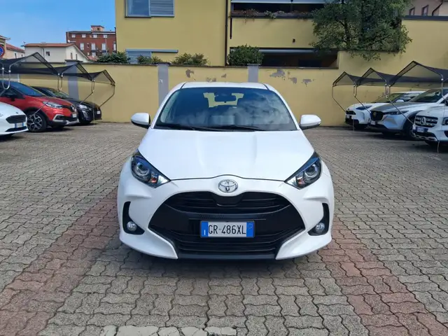 Toyota Yaris view 2