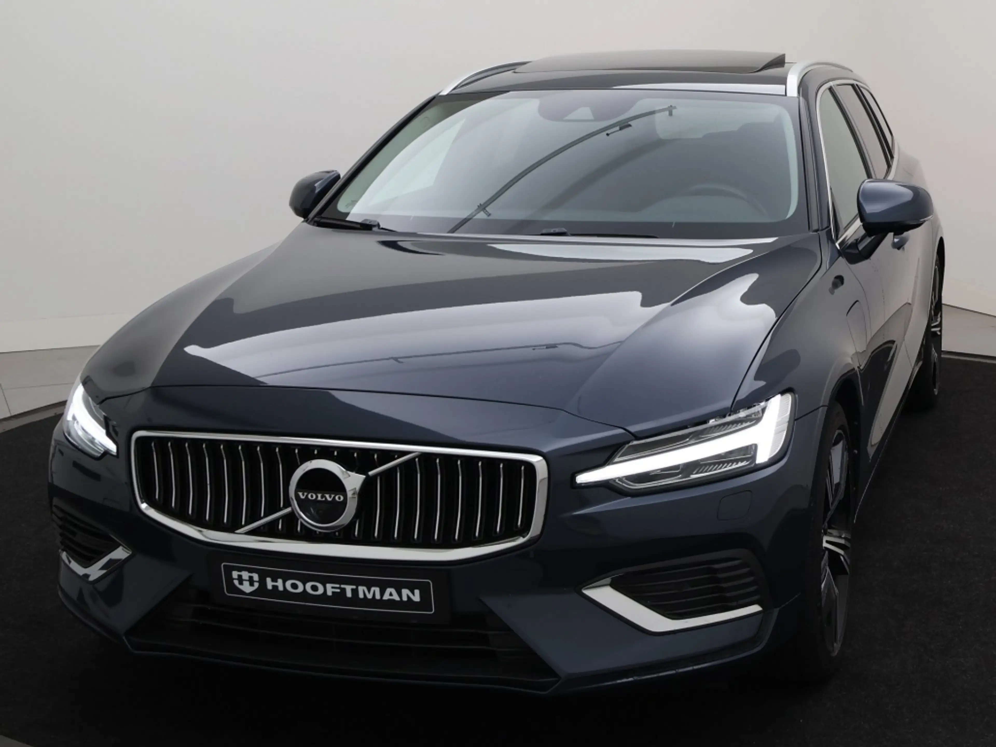 Volvo V60 T6 PLUG-IN HYBRID INSCRIPTION SCHUIFDAK 19INCH FUL — photo 6