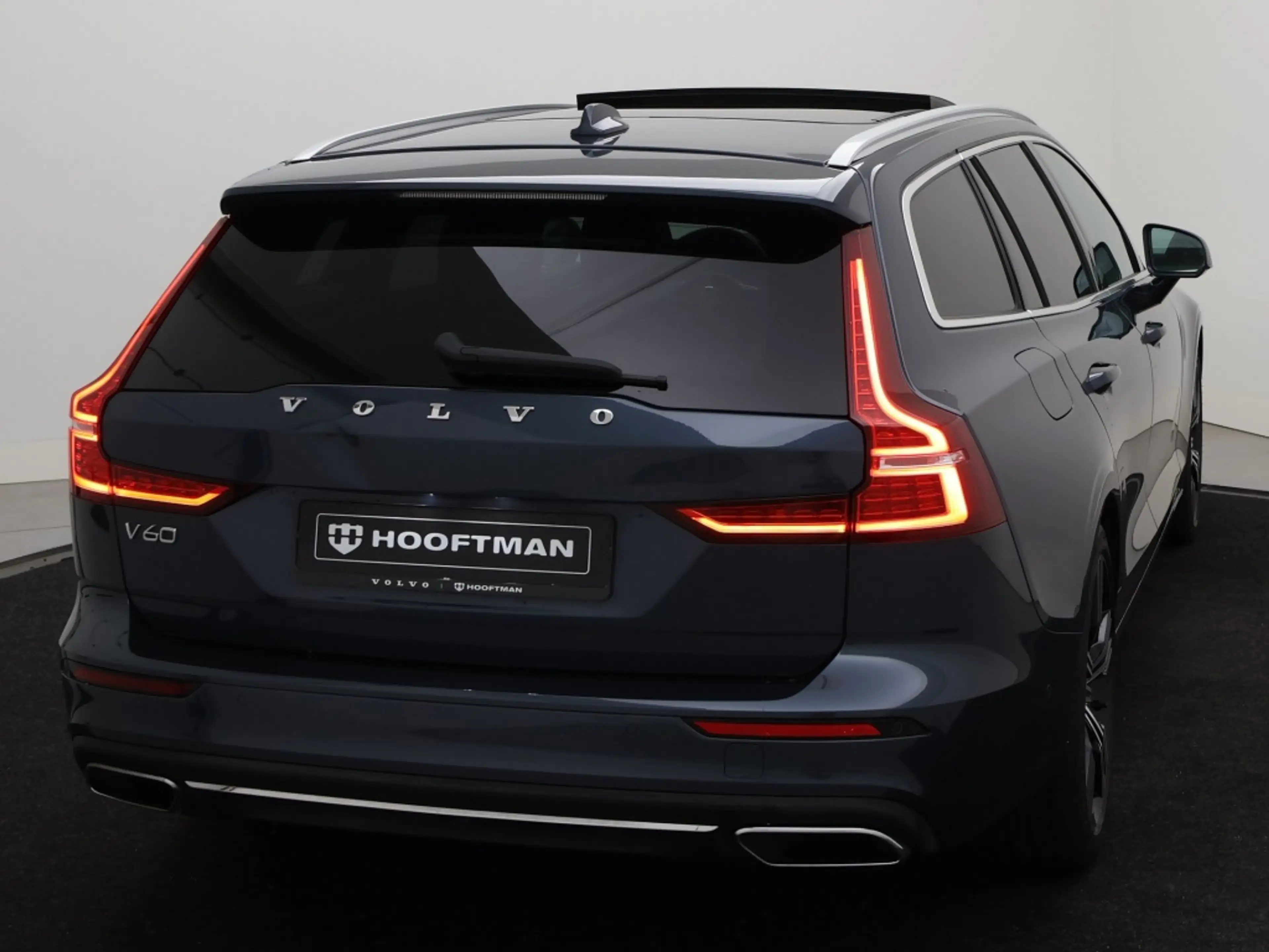 Volvo V60 T6 PLUG-IN HYBRID INSCRIPTION SCHUIFDAK 19INCH FUL — photo 5