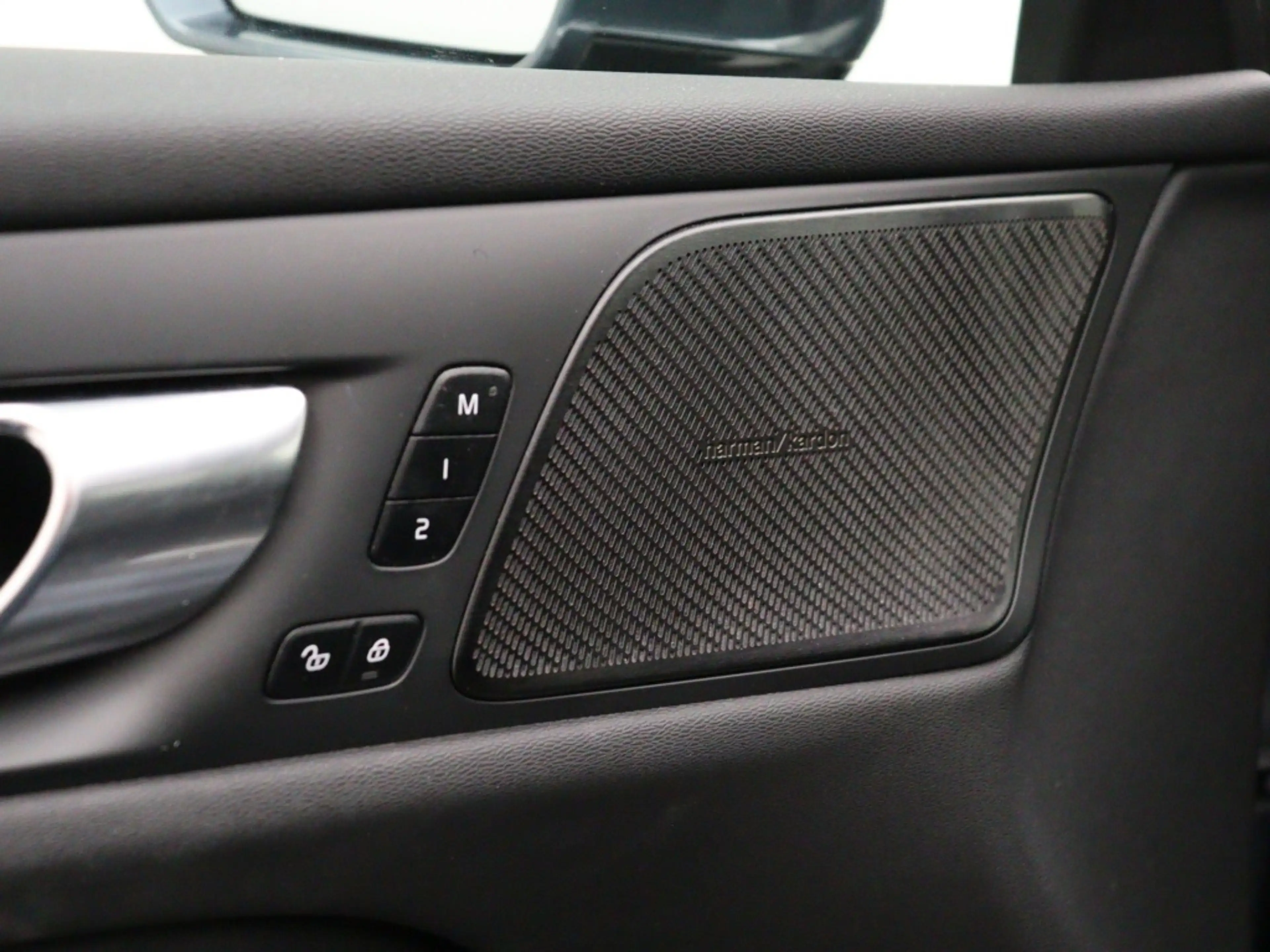 Volvo V60 T6 PLUG-IN HYBRID INSCRIPTION SCHUIFDAK 19INCH FUL — photo 10