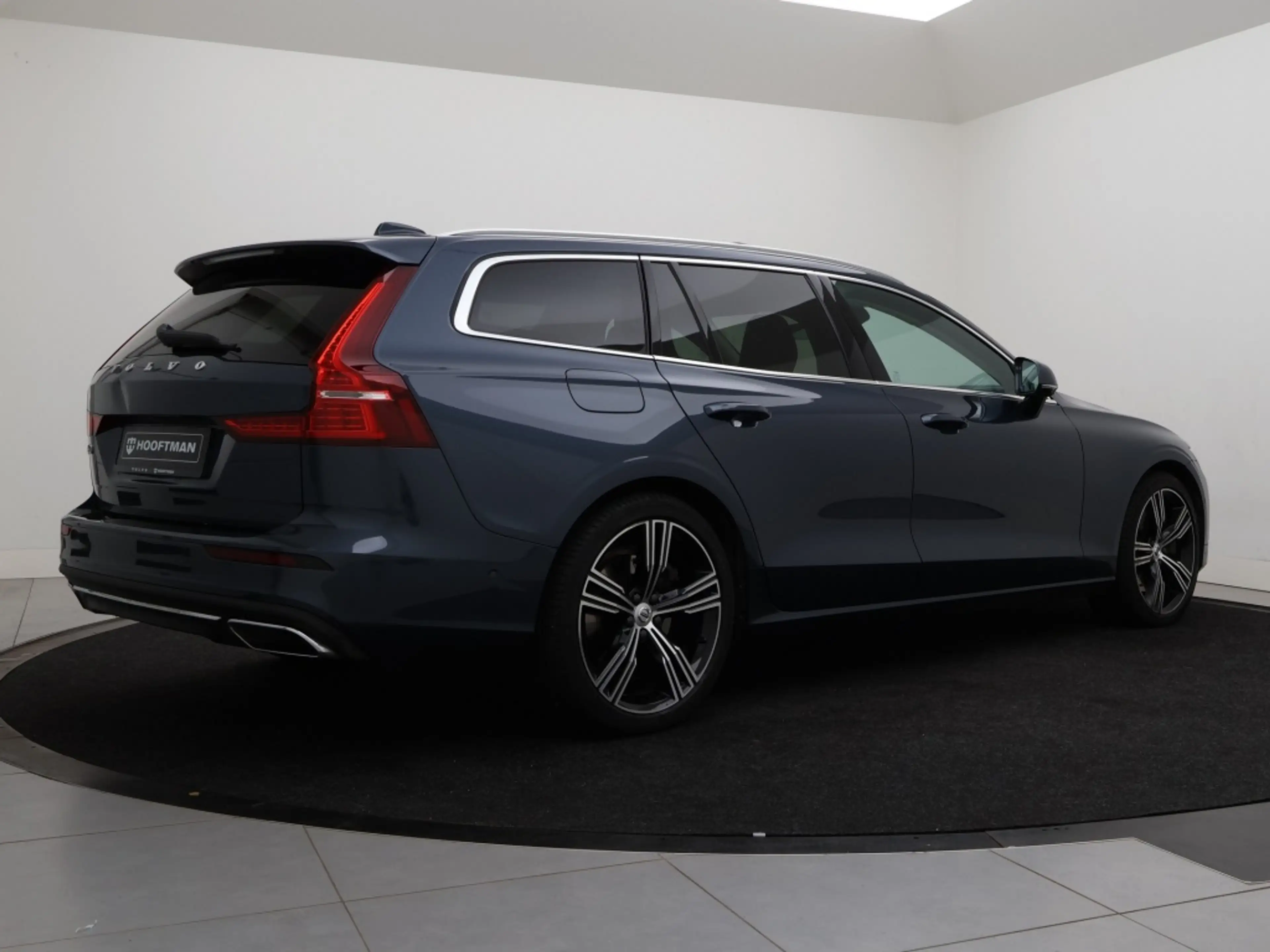 Volvo V60 T6 PLUG-IN HYBRID INSCRIPTION SCHUIFDAK 19INCH FUL — photo 3