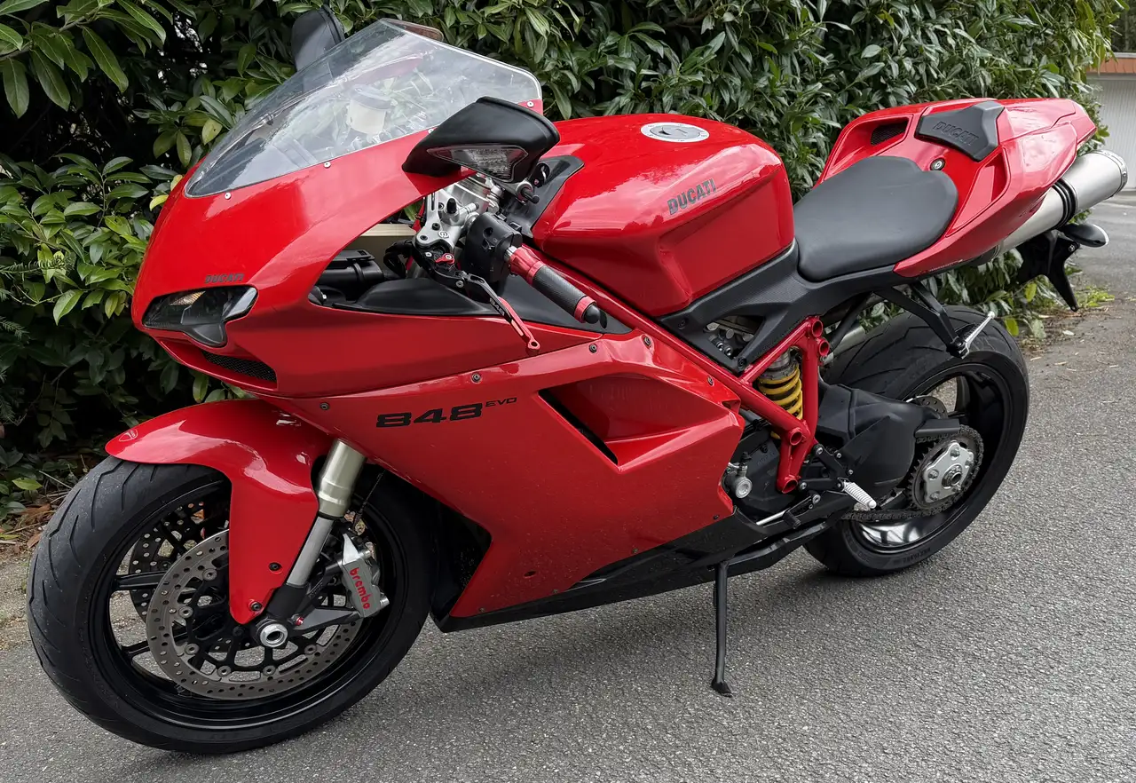 Ducati 848