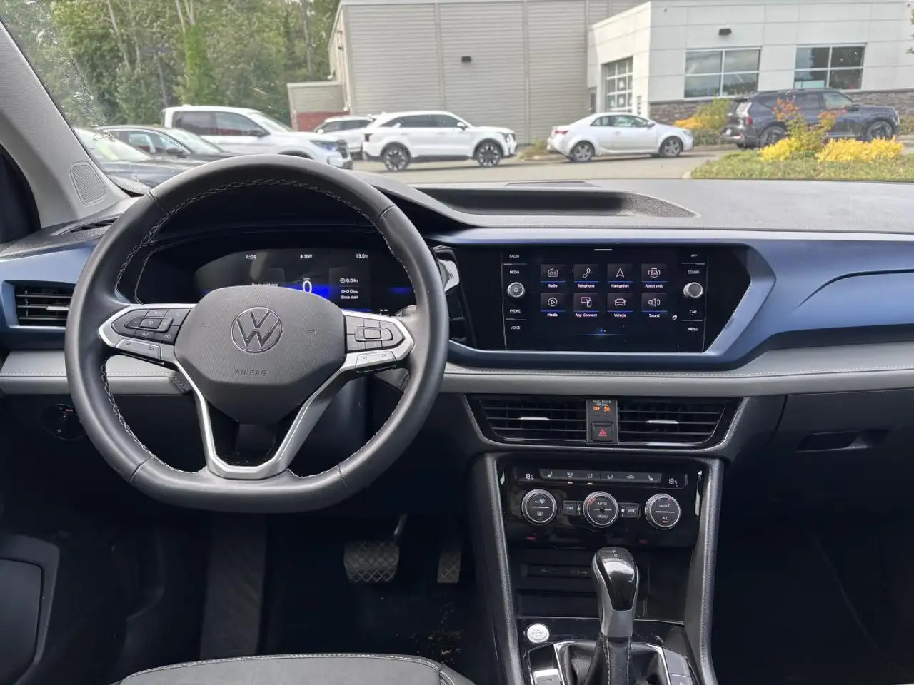 Volkswagen Taos снимка Volkswagen Taos