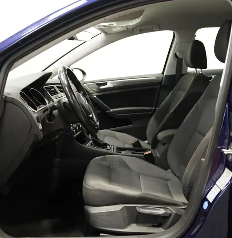 Volkswagen Golf view 8