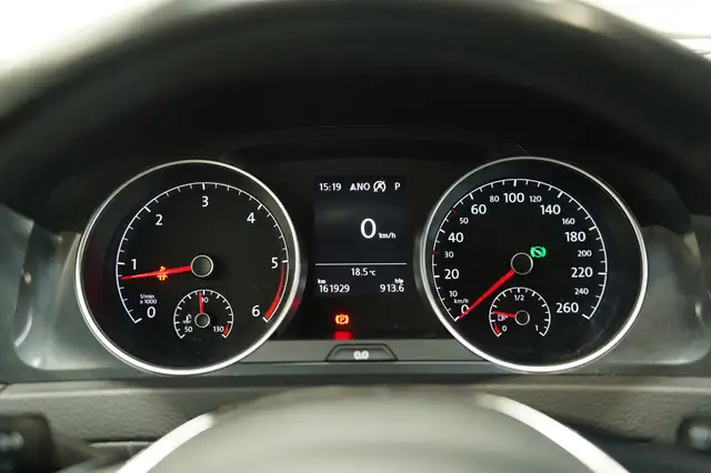 Volkswagen Golf view 14