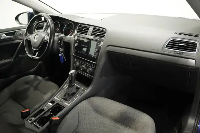 Volkswagen Golf view 13
