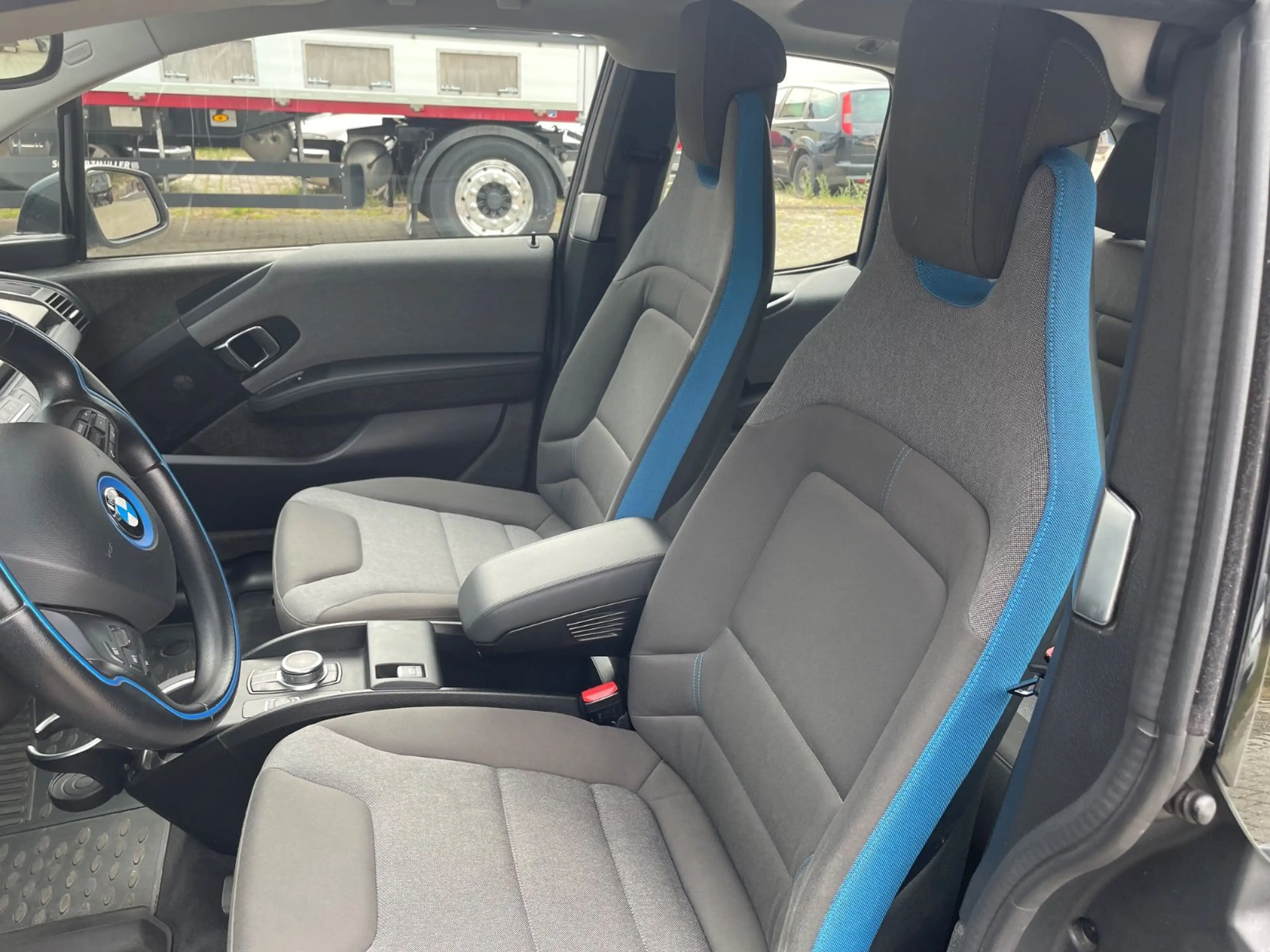 BMW i3 Basis AUT/NAVI/LED/KAMERA — photo 9