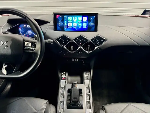 DS Automobiles DS 3 view 14