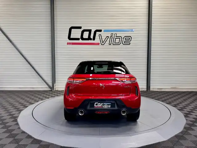 DS Automobiles DS 3 view 5
