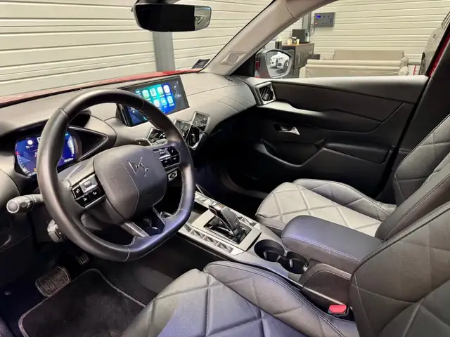 DS Automobiles DS 3 view 11