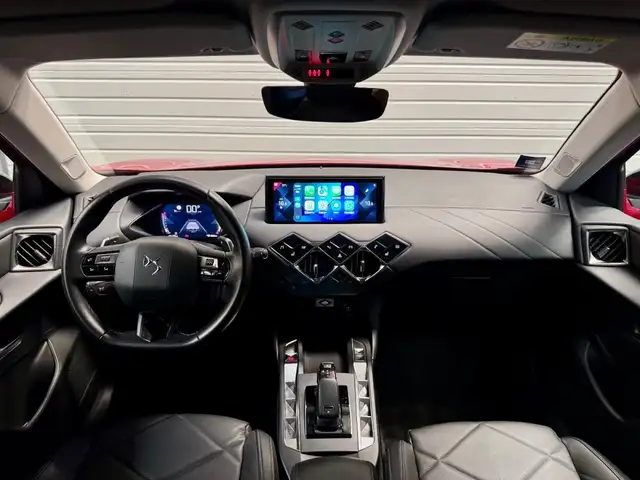 DS Automobiles DS 3 view 2