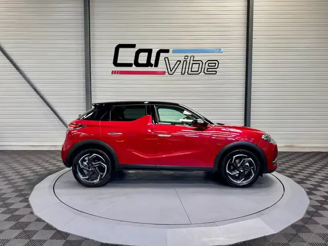 DS Automobiles DS 3 view 3