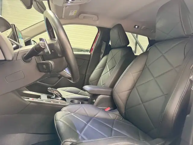 DS Automobiles DS 3 view 12