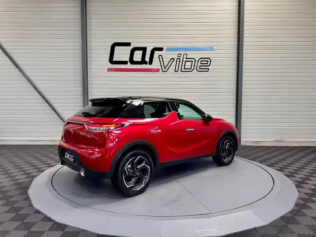 DS Automobiles DS 3 view 4