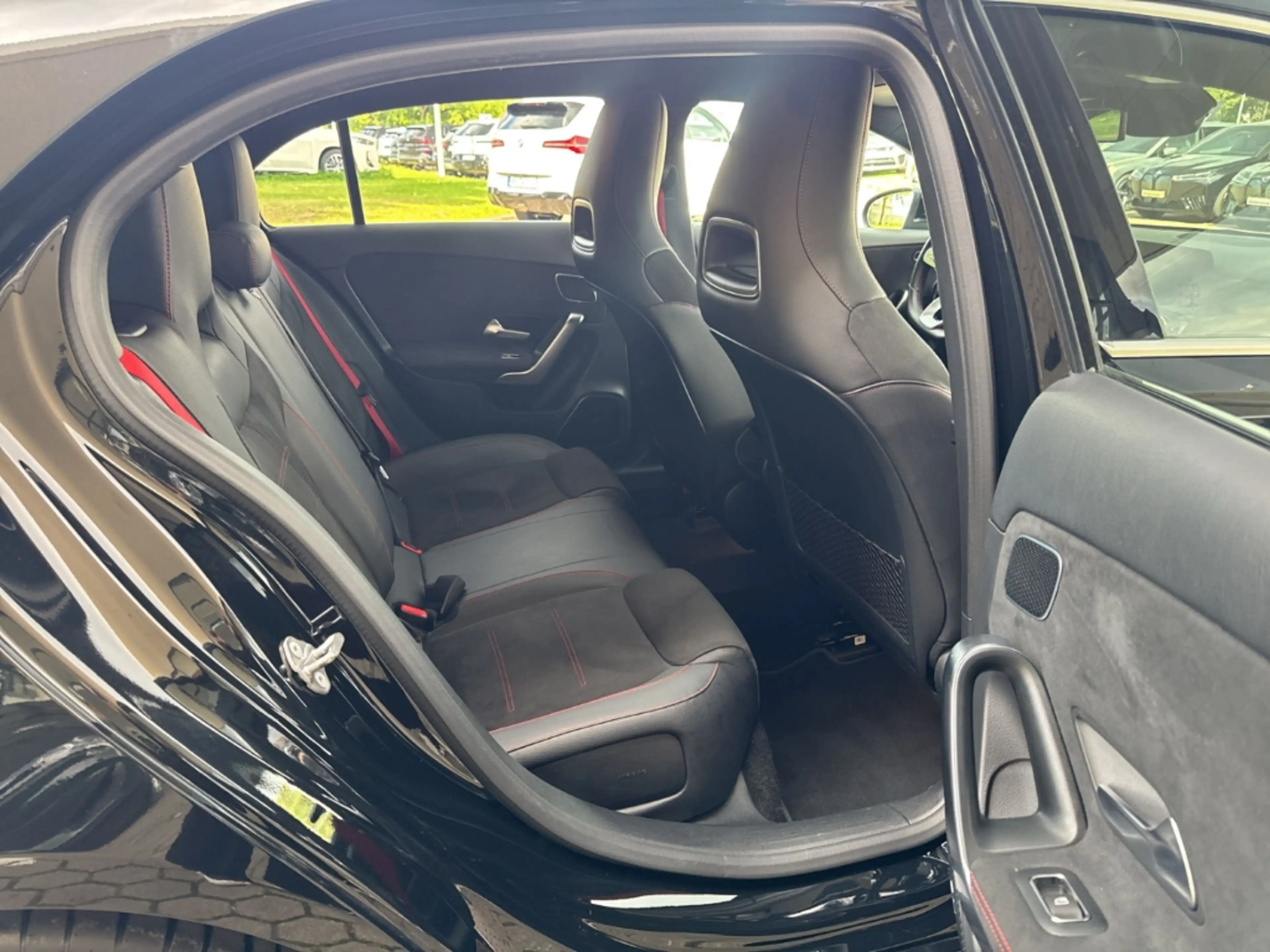 Mercedes-Benz A 35 AMG 4Matic/HUD/StandHZG/AHK/Burmester Sound — photo 8