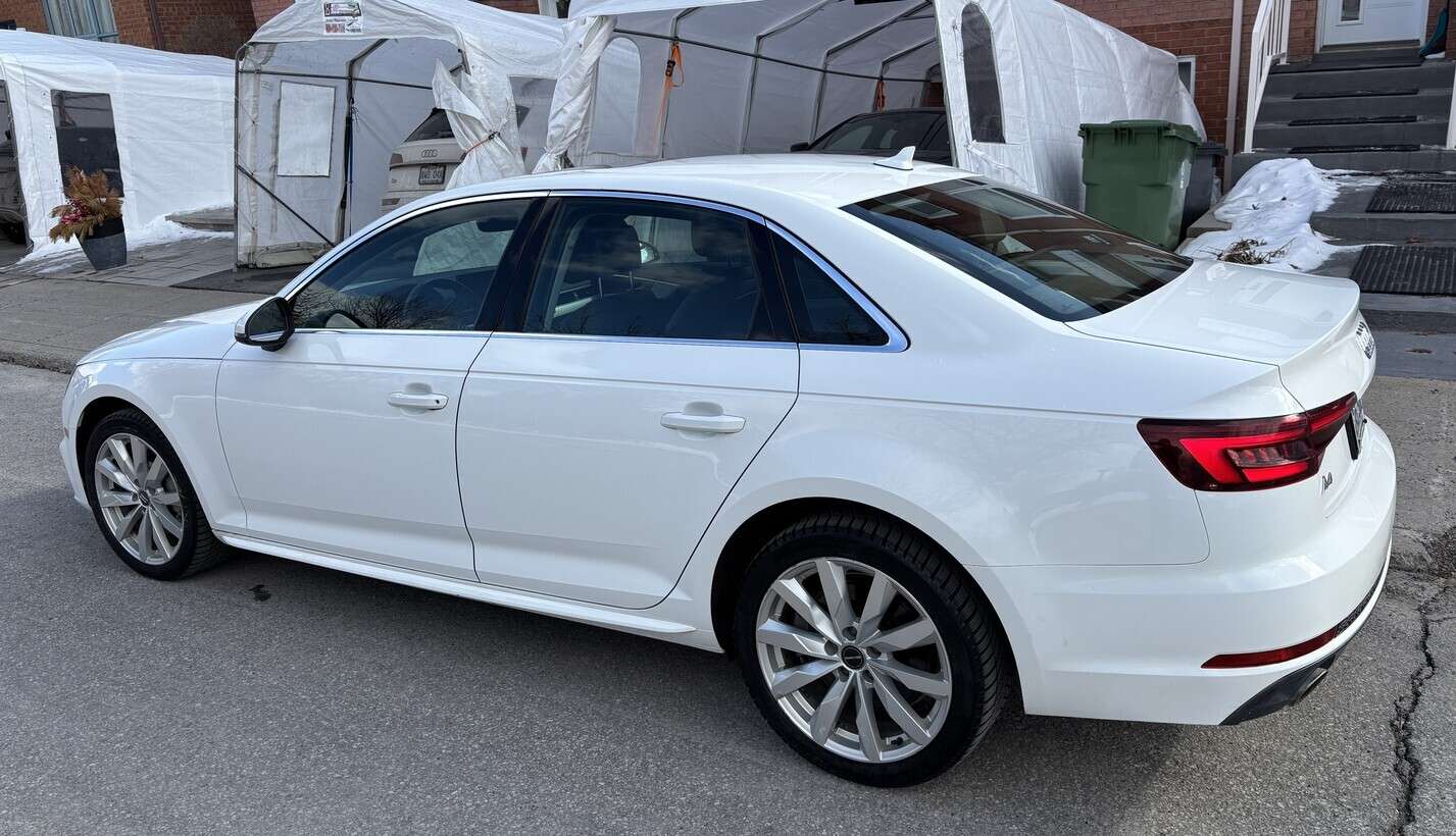 2018 Audi A4 2.0 TFSI quattro Komfort S tronic alt 4
