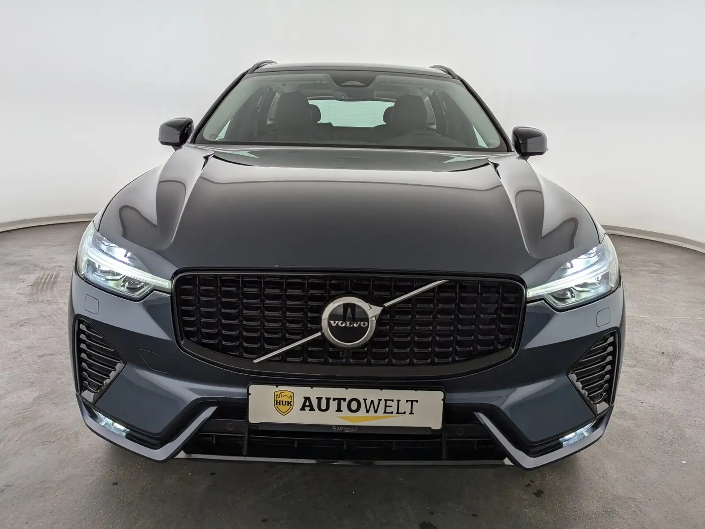 Volvo XC60 XC 60 B4 2WD Plus Dark LED+NAVI+ACC+SHZ+RFK+ Blau - 2