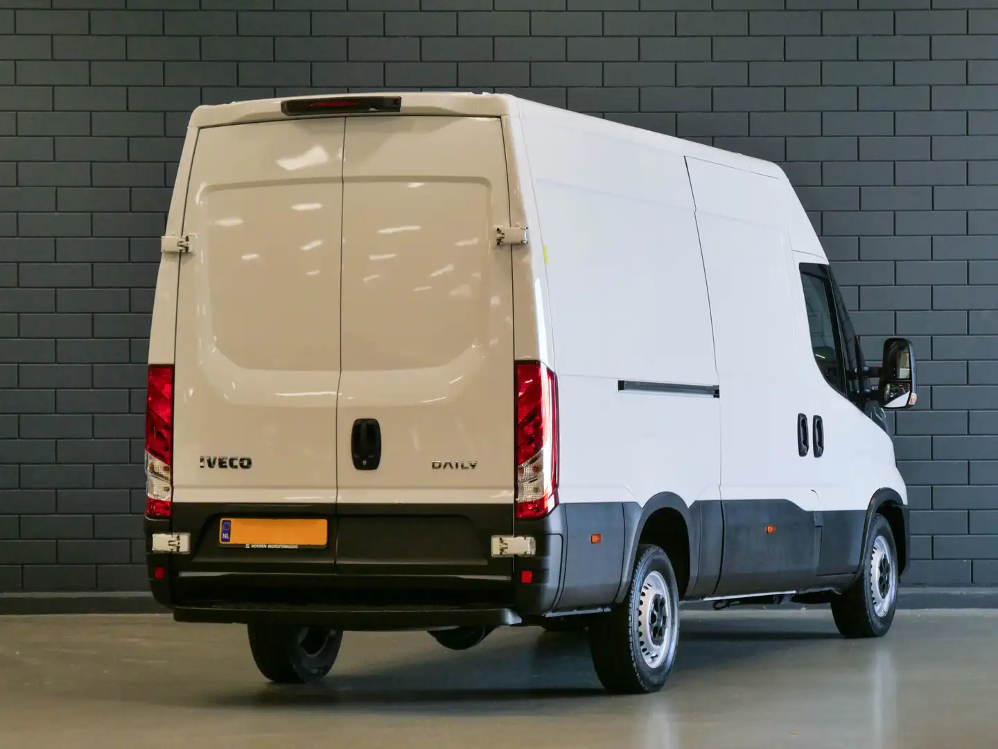 Iveco Daily 35S14 HI-Matic Automaat L2H2 | 3.500 KG Trekgewich Weiß - 2