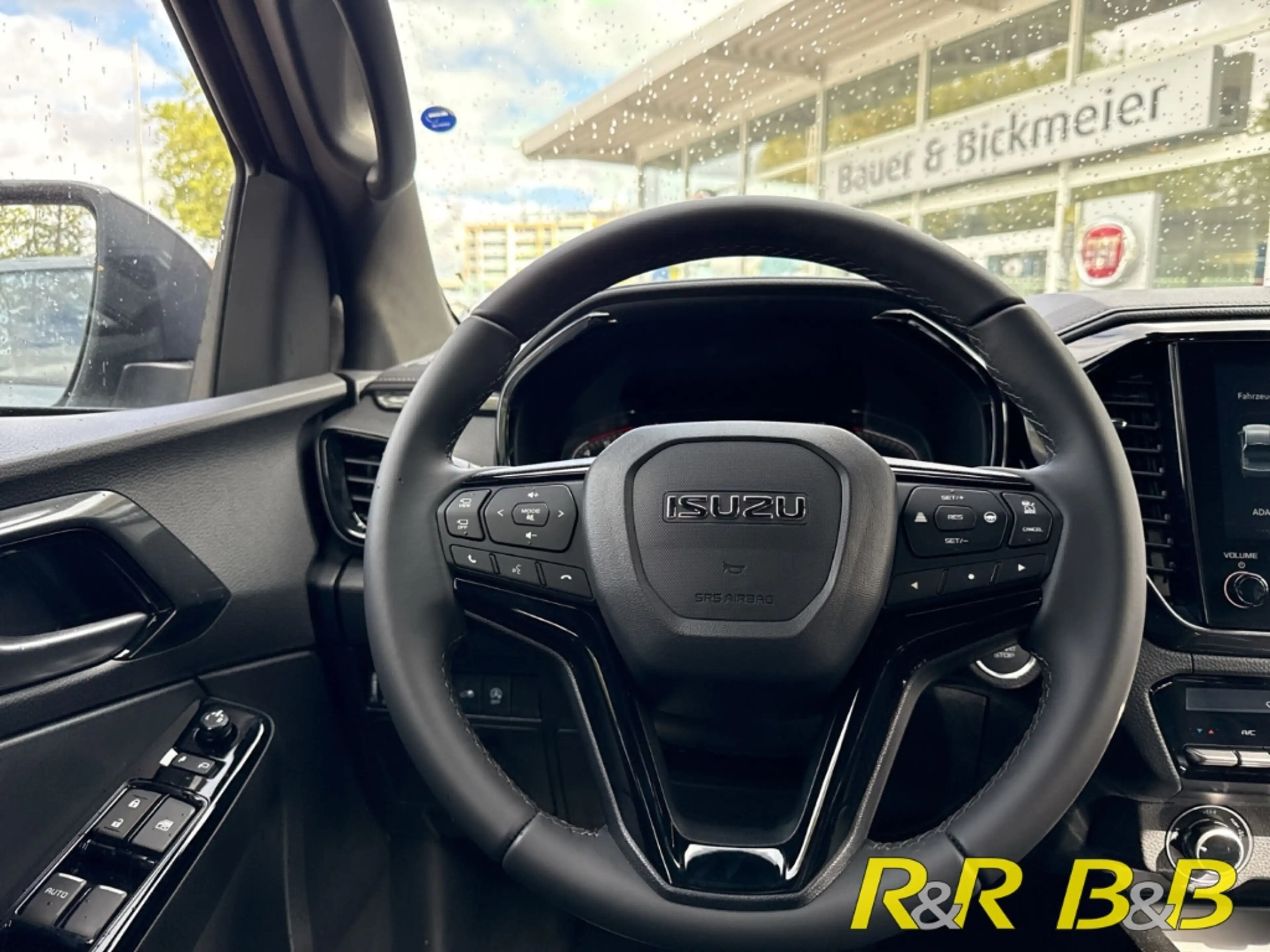 Isuzu D-Max V-Cross 2.2 D Double Cab 4WD AT LEDER+DAB+CARPLAY+ — photo 11