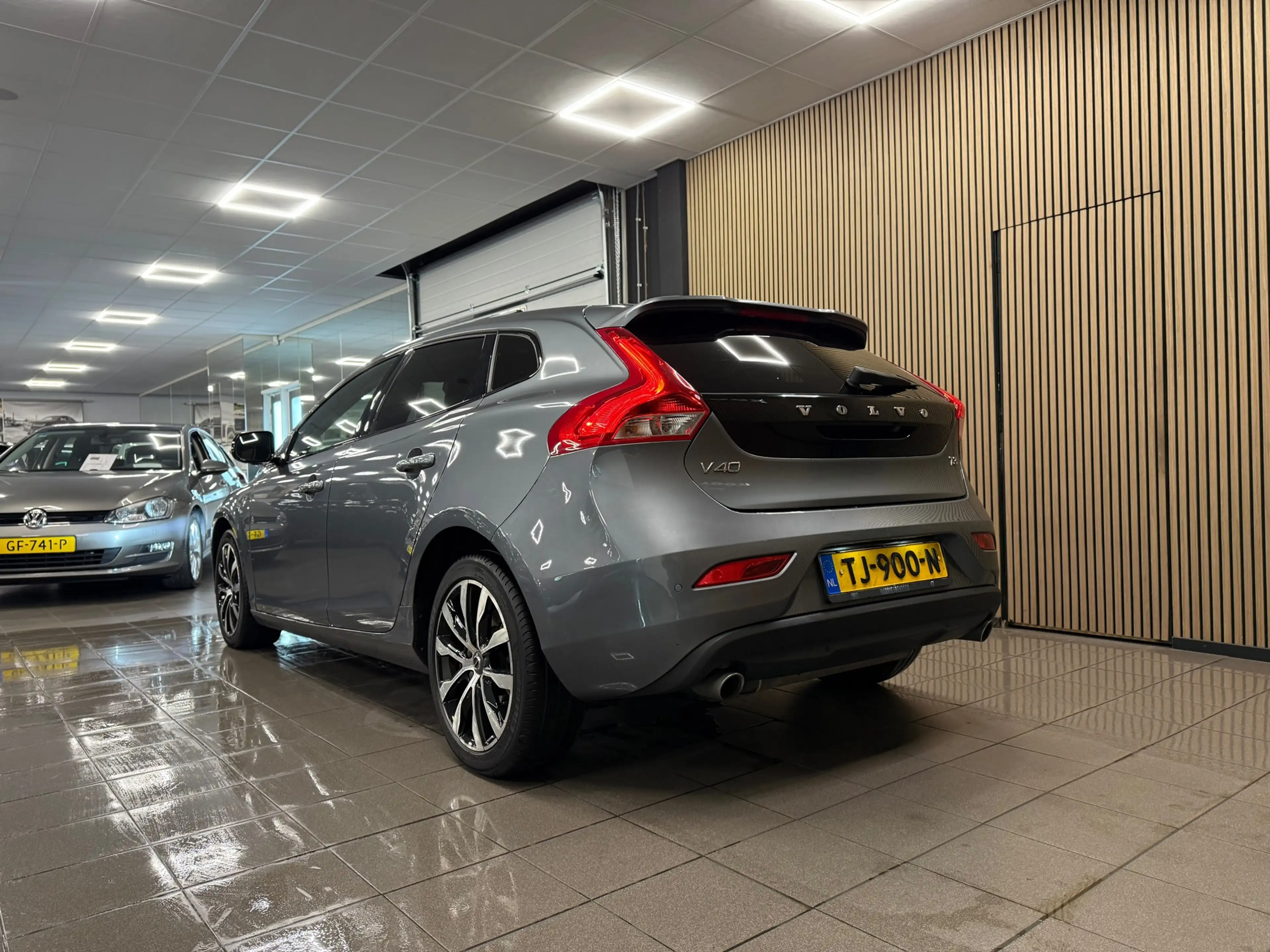 Volvo V40 1.5 T3 Dynamic Edition * Automaat / Panoramadak / — photo 3