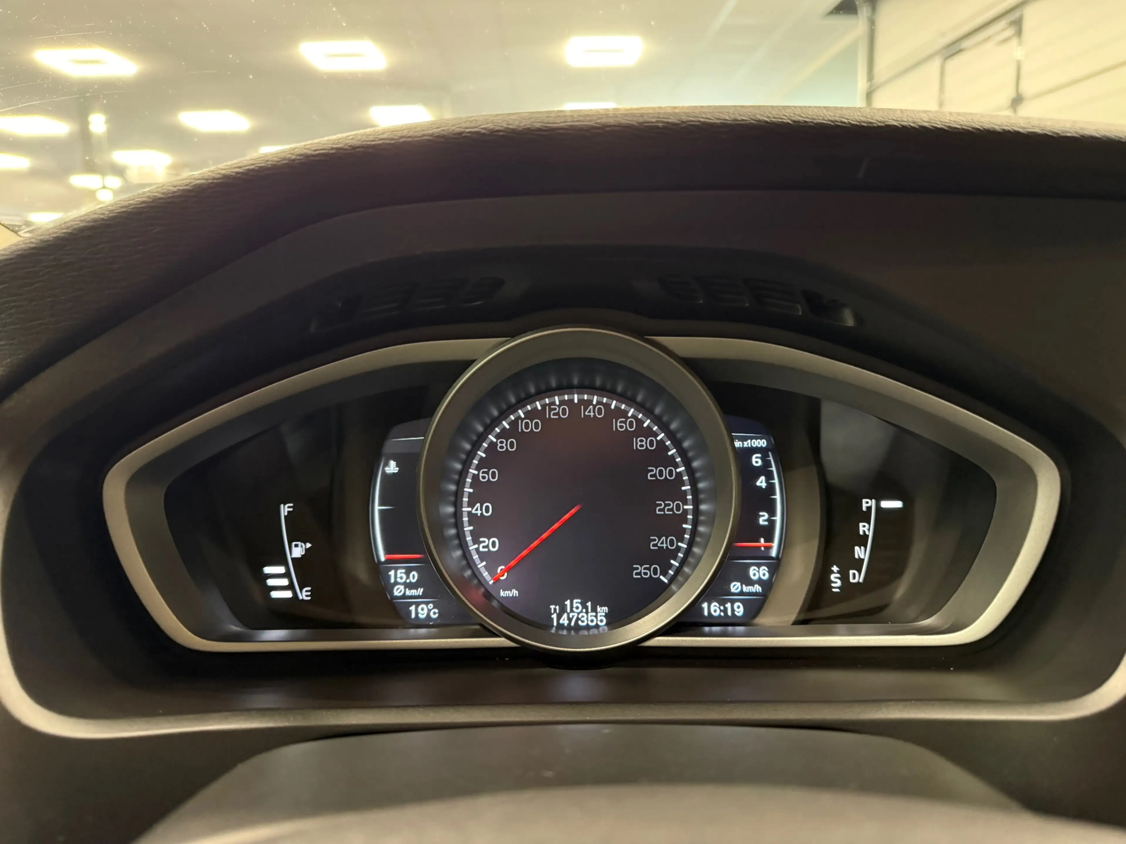 Volvo V40 1.5 T3 Dynamic Edition * Automaat / Panoramadak / — photo 14