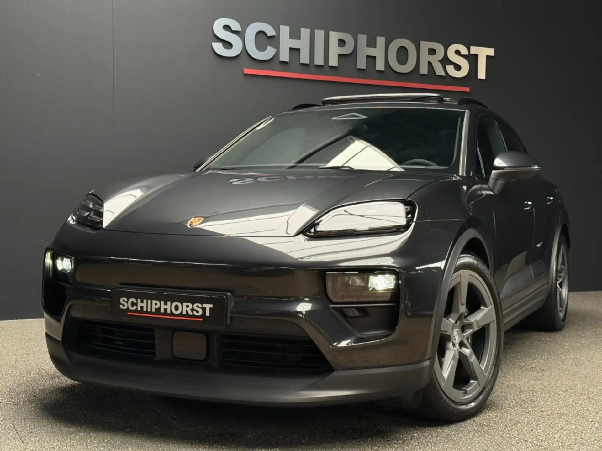 Porsche Macan 4 Electric 2025 건메탈 사진 1