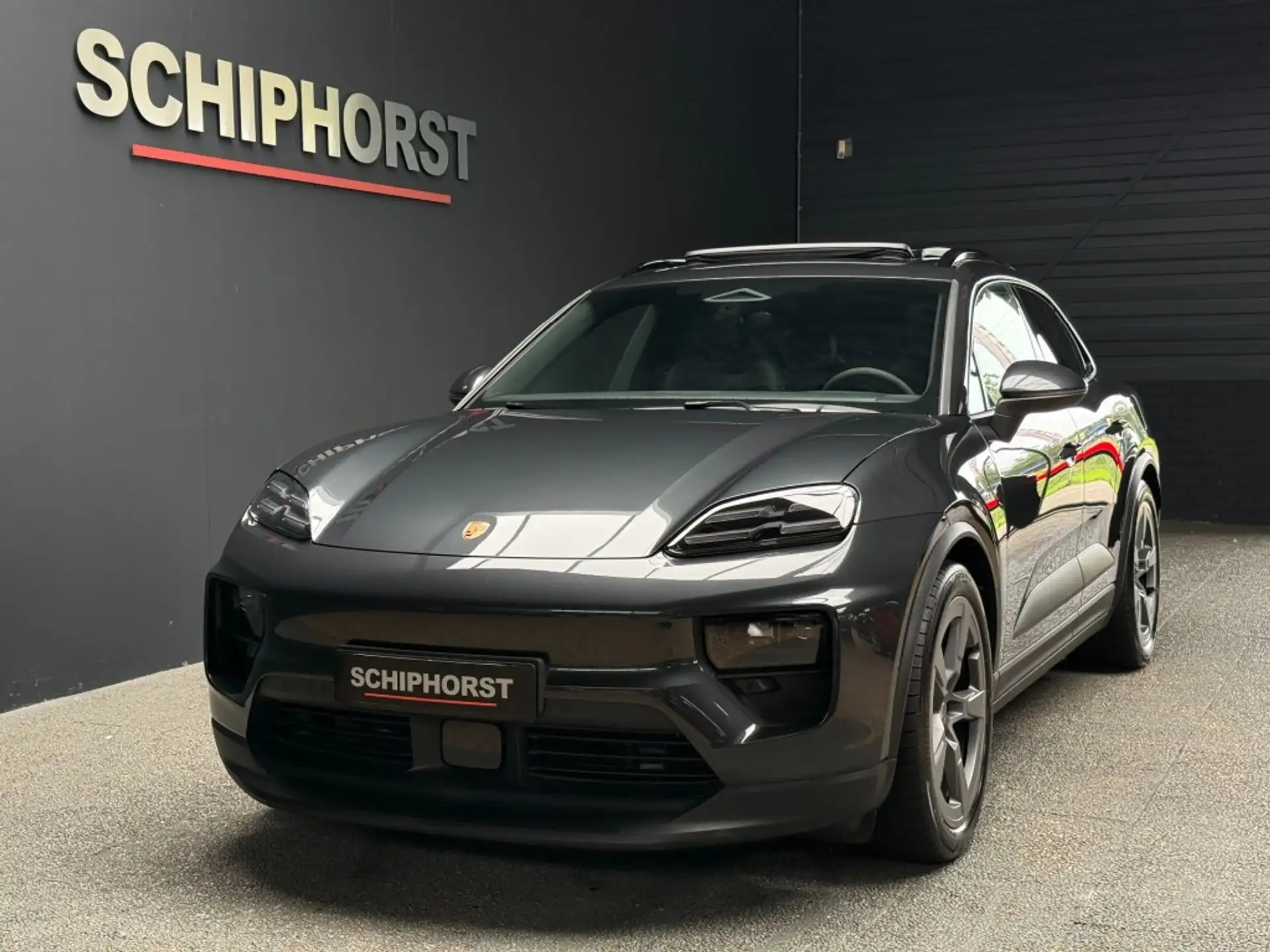 Porsche Macan 4 Electric 2025 건메탈 사진 8
