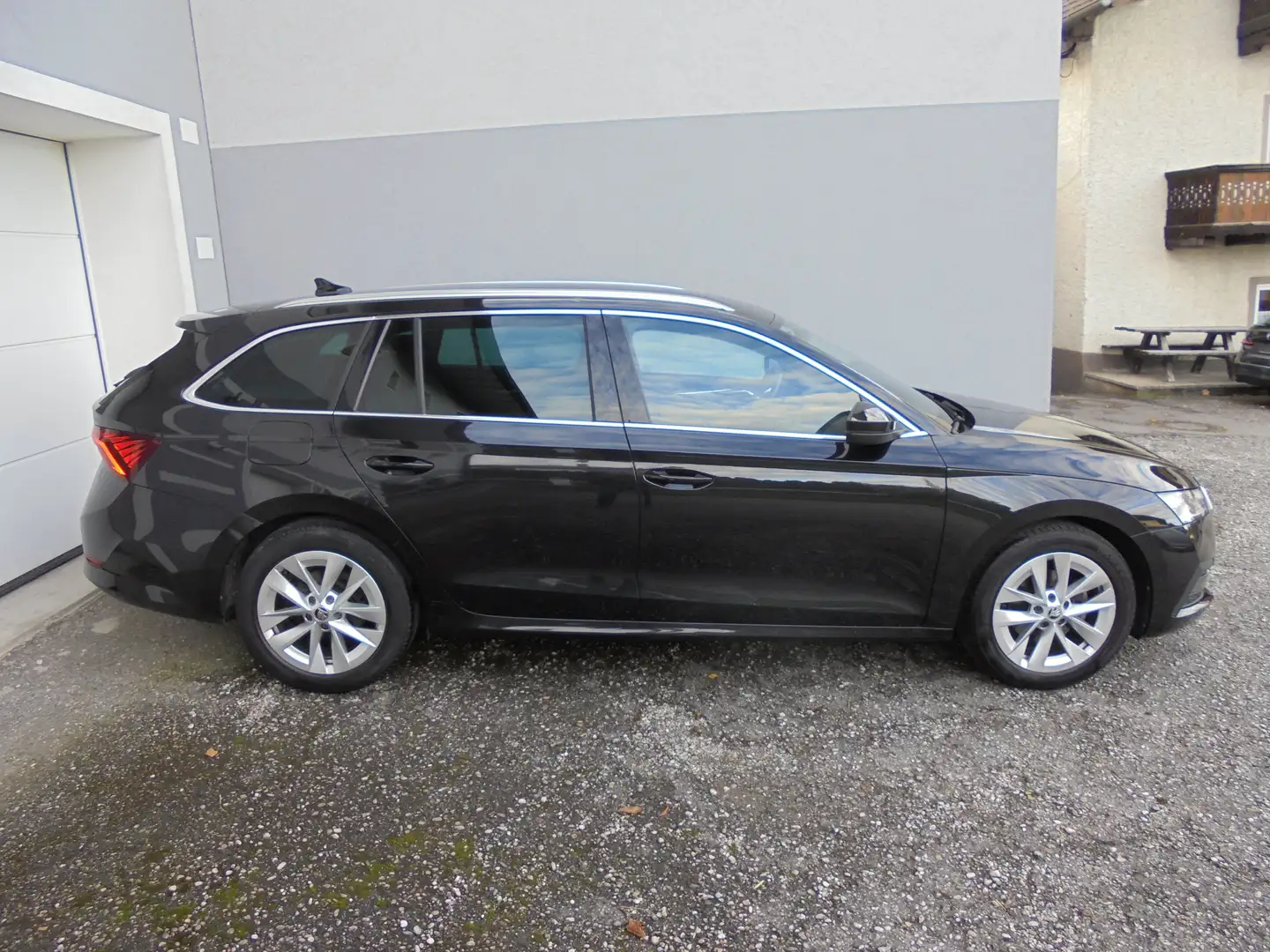 Skoda Octavia Style NAVI ,HEAD UP, STANDHZ, ACC, LED Schwarz - 2