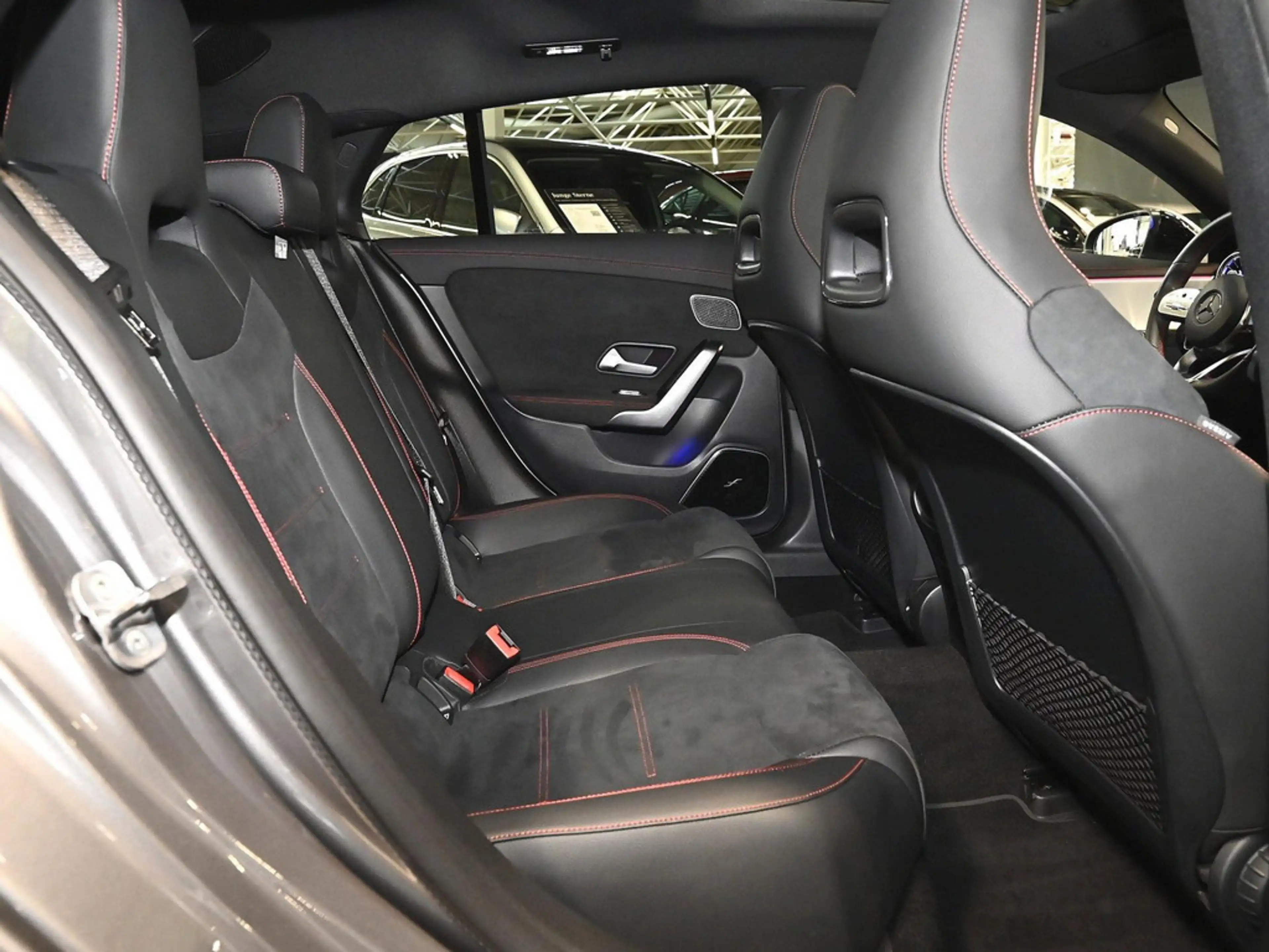 Mercedes-Benz CLA 35 AMG SB 4M NIGHT ACC PANO MULTIB. LED — photo 9