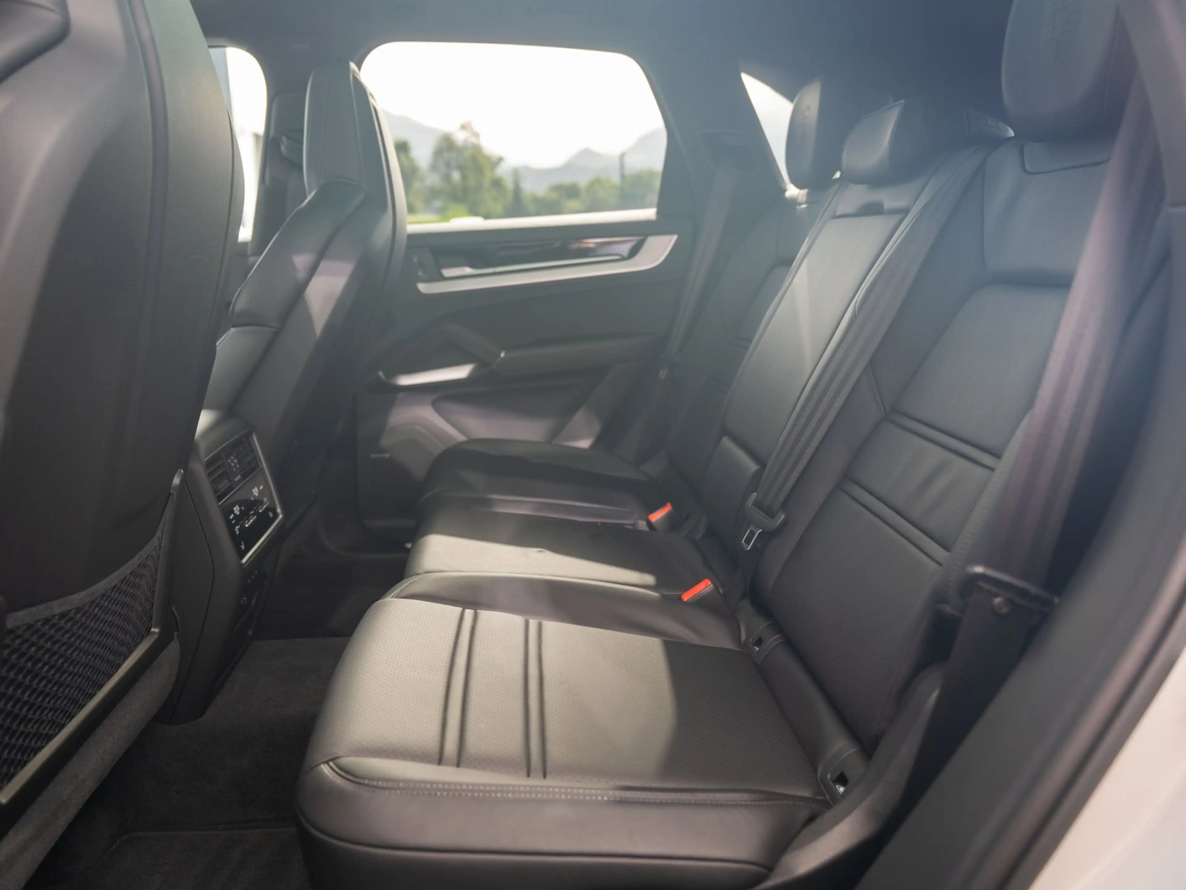 Porsche Cayenne E-Hybrid — photo 14